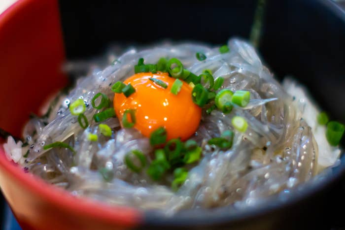 しらす丼のイメージ写真