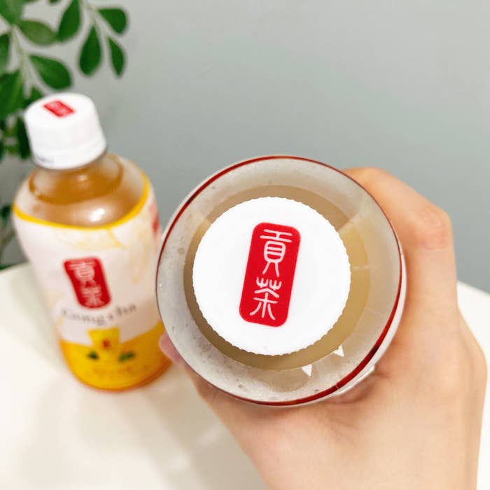 セブン-イレブン限定のドリンク「ゴンチャ 黒糖烏龍 ミルクティー400ml」と「ゴンチャ 阿里山烏龍ピーチティー400ml」