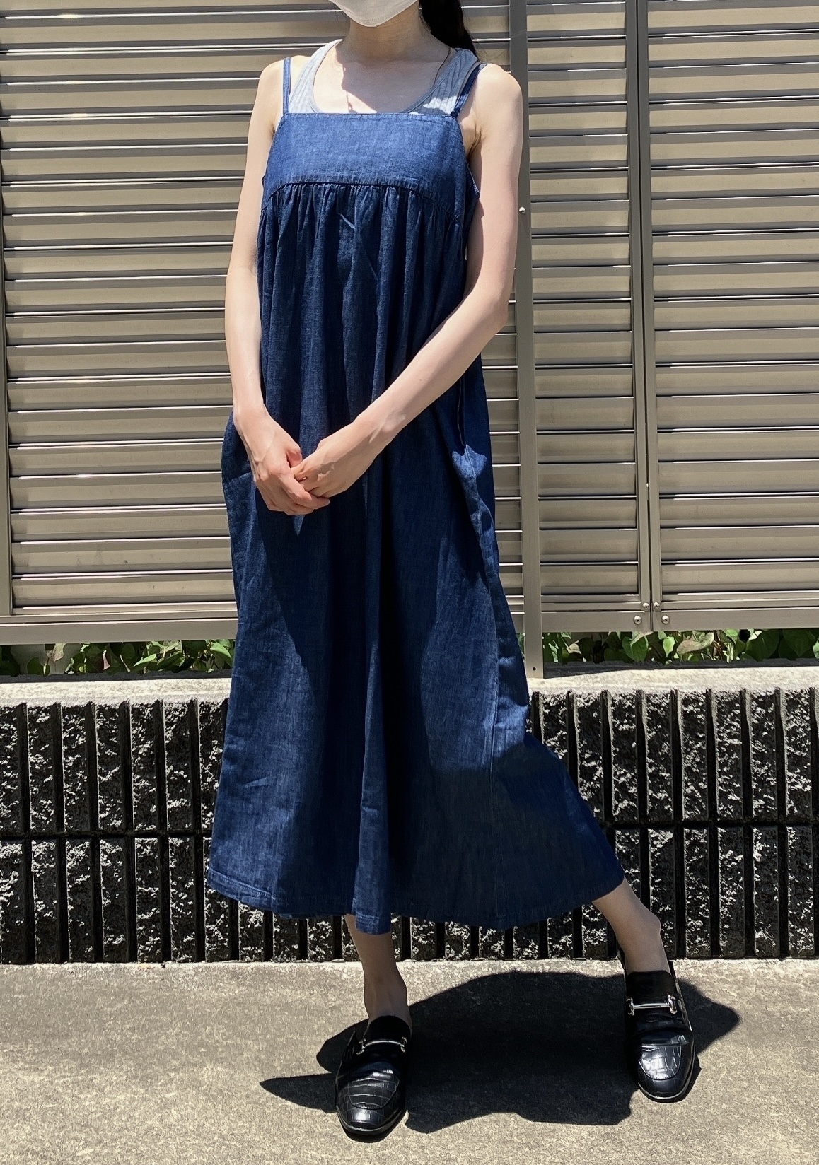 ハニーズのおすすめワンピース「デニムキャミワンピース」