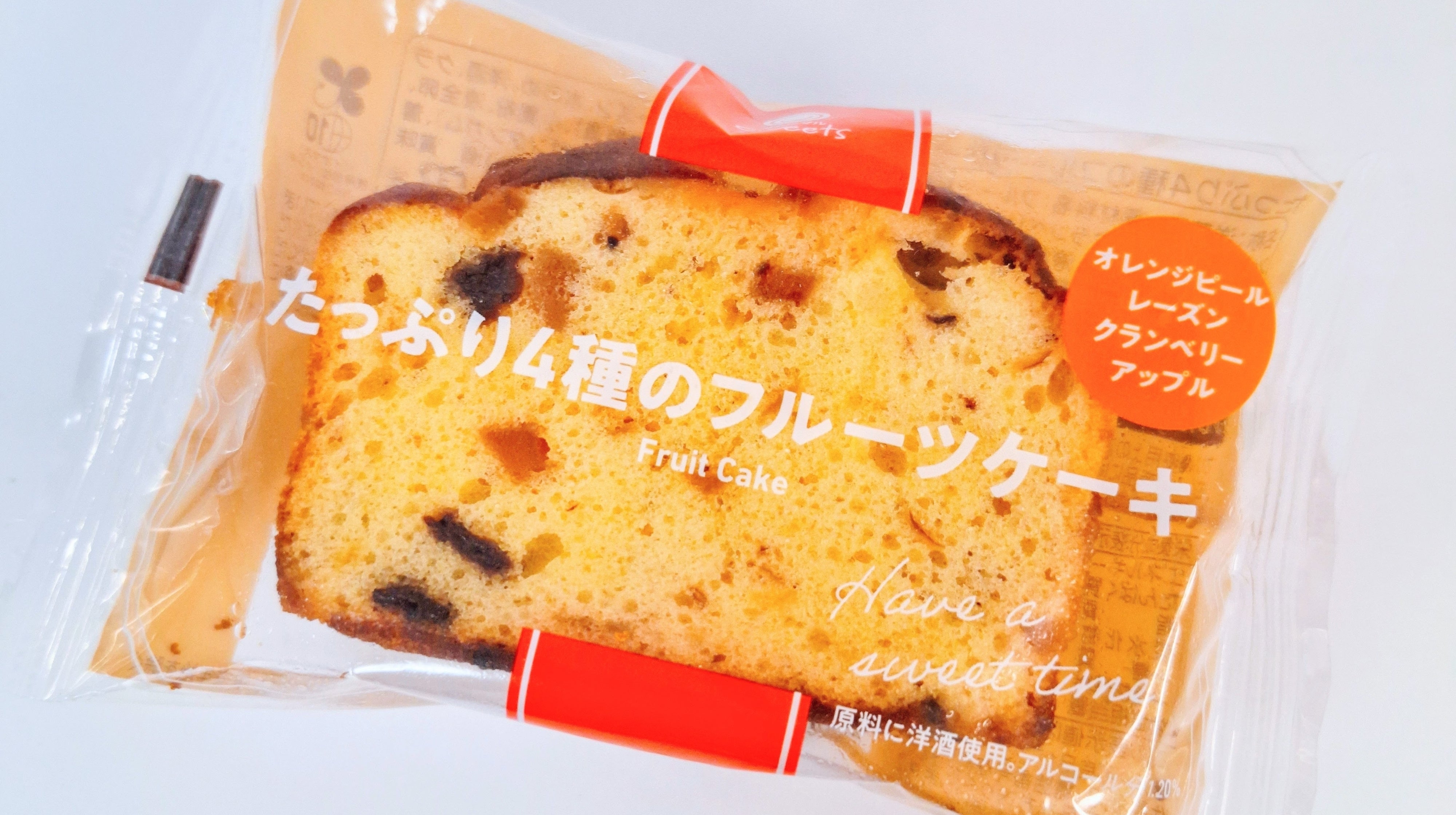 FamilyMart（ファミリーマート）のおすすめスイーツ「たっぷり4種のフルーツケーキ」