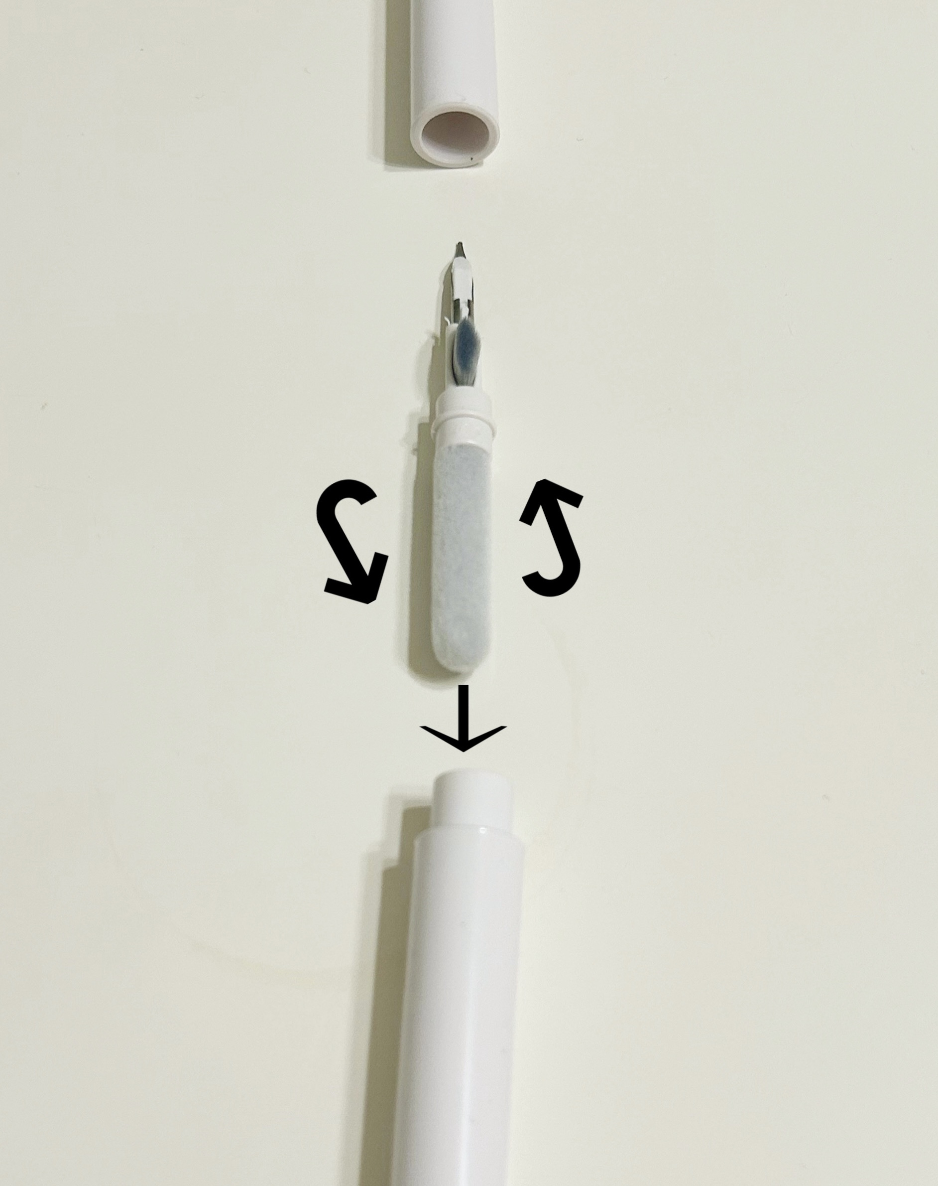 CanDo（キャンドゥ）のお掃除アイテム「3機能イヤホン用掃除スティック」