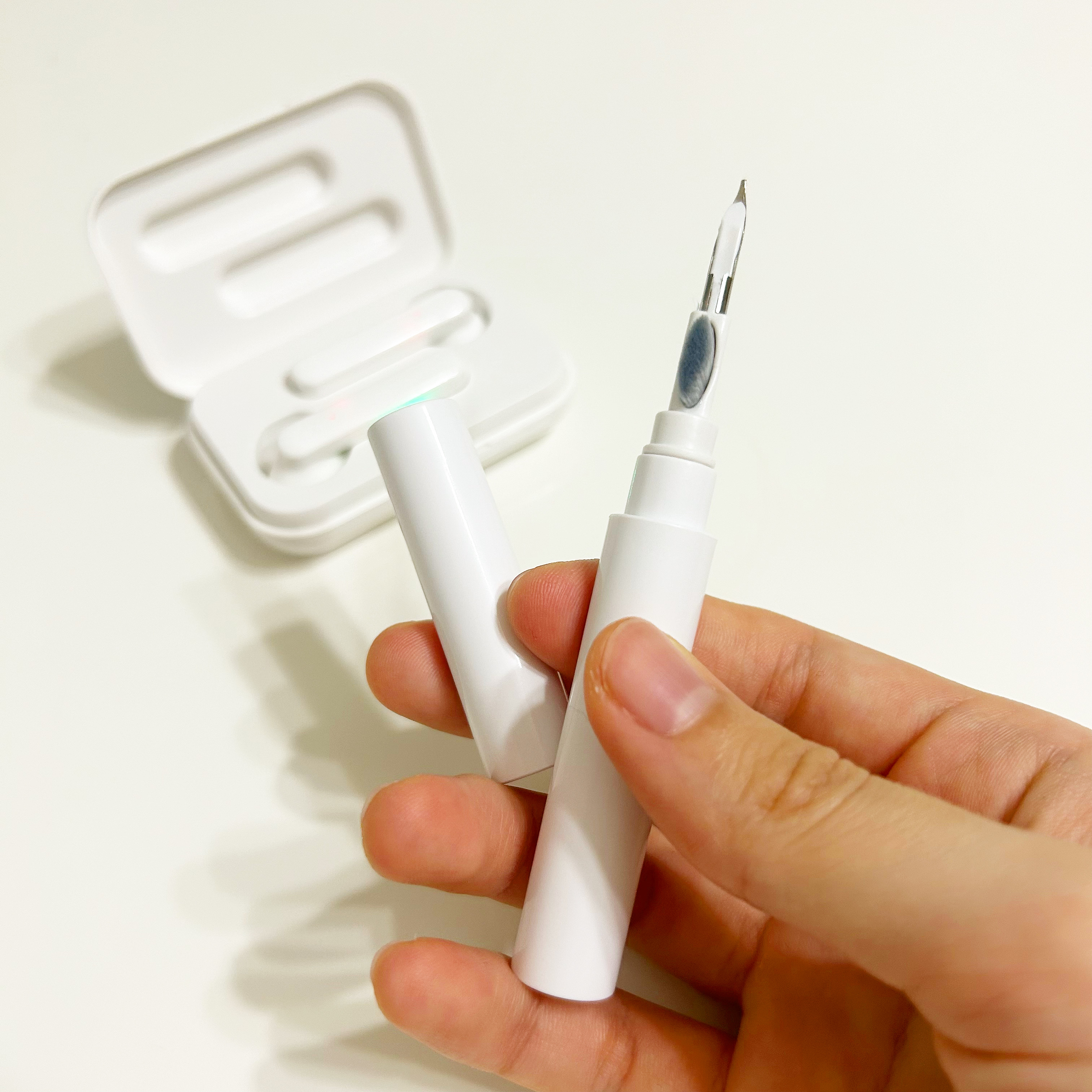 CanDo(キャンドゥ)のお掃除アイテム「3機能イヤホン用掃除スティック」