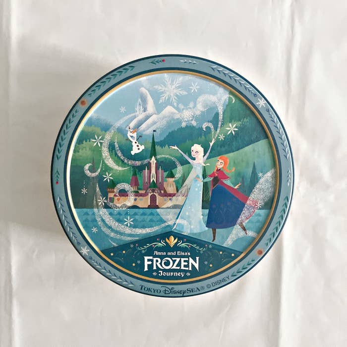 ディズニーシーのおすすめお菓子「クッキー 缶 アナと雪の女王」