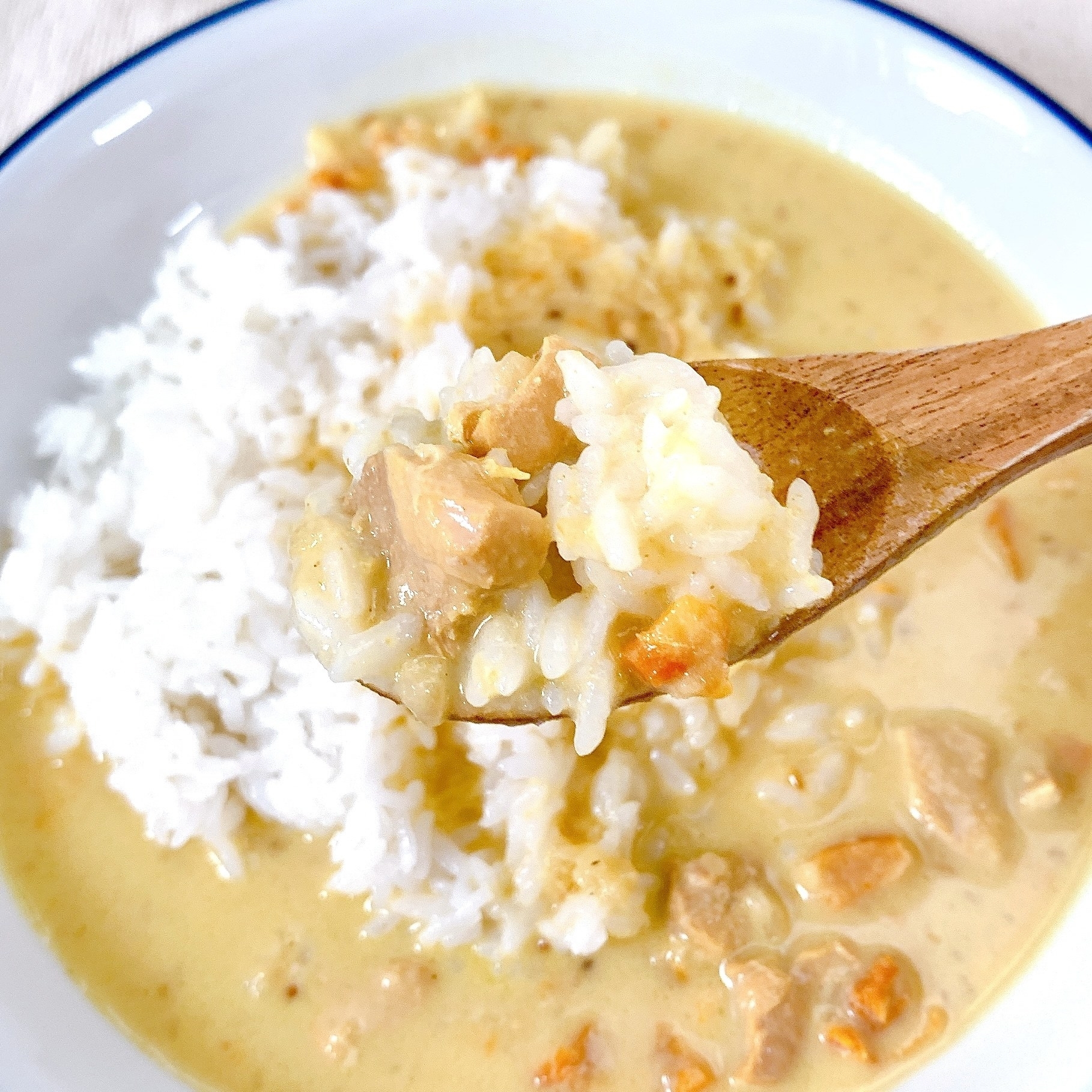 無印良品のおすすめのカレー「素材を生かした 冷やして食べる レモンクリームチキンカレー」