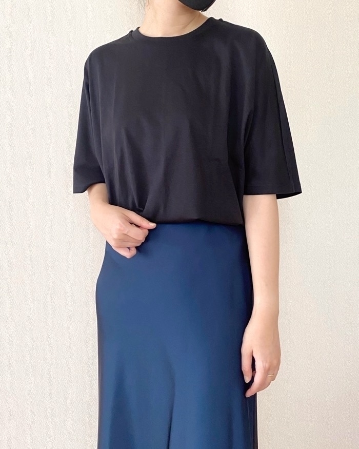 ユニクロのおすすめシャツ「コットンリラックスT(5分袖)」