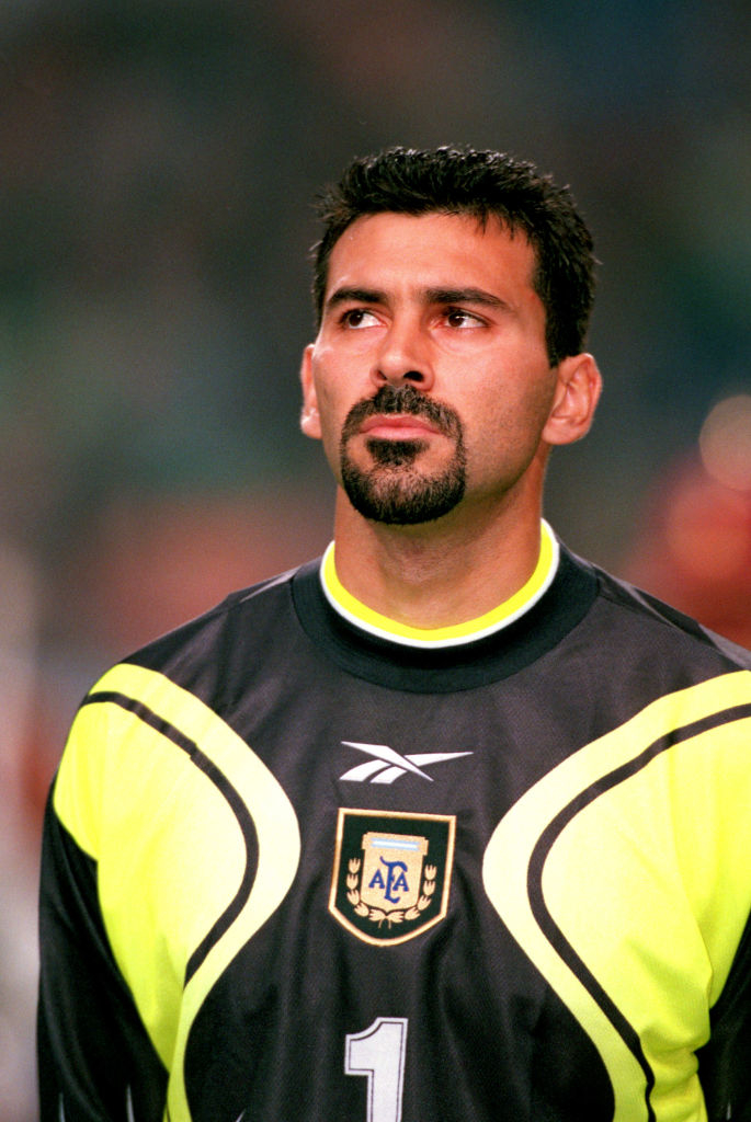 Carlos Roa wearing a goalkeeper jersey with the number 1 and the emblem of the Argentina Football Association