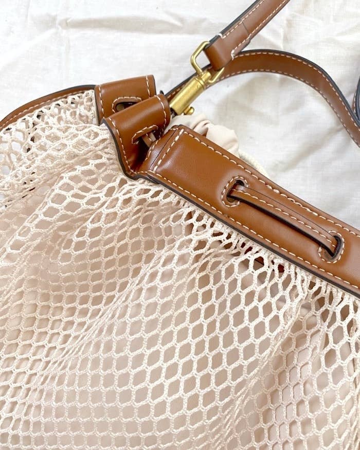 ZARA(ザラ)のおすすめファッションアイテム「メッシュ クロスボディバッグ」