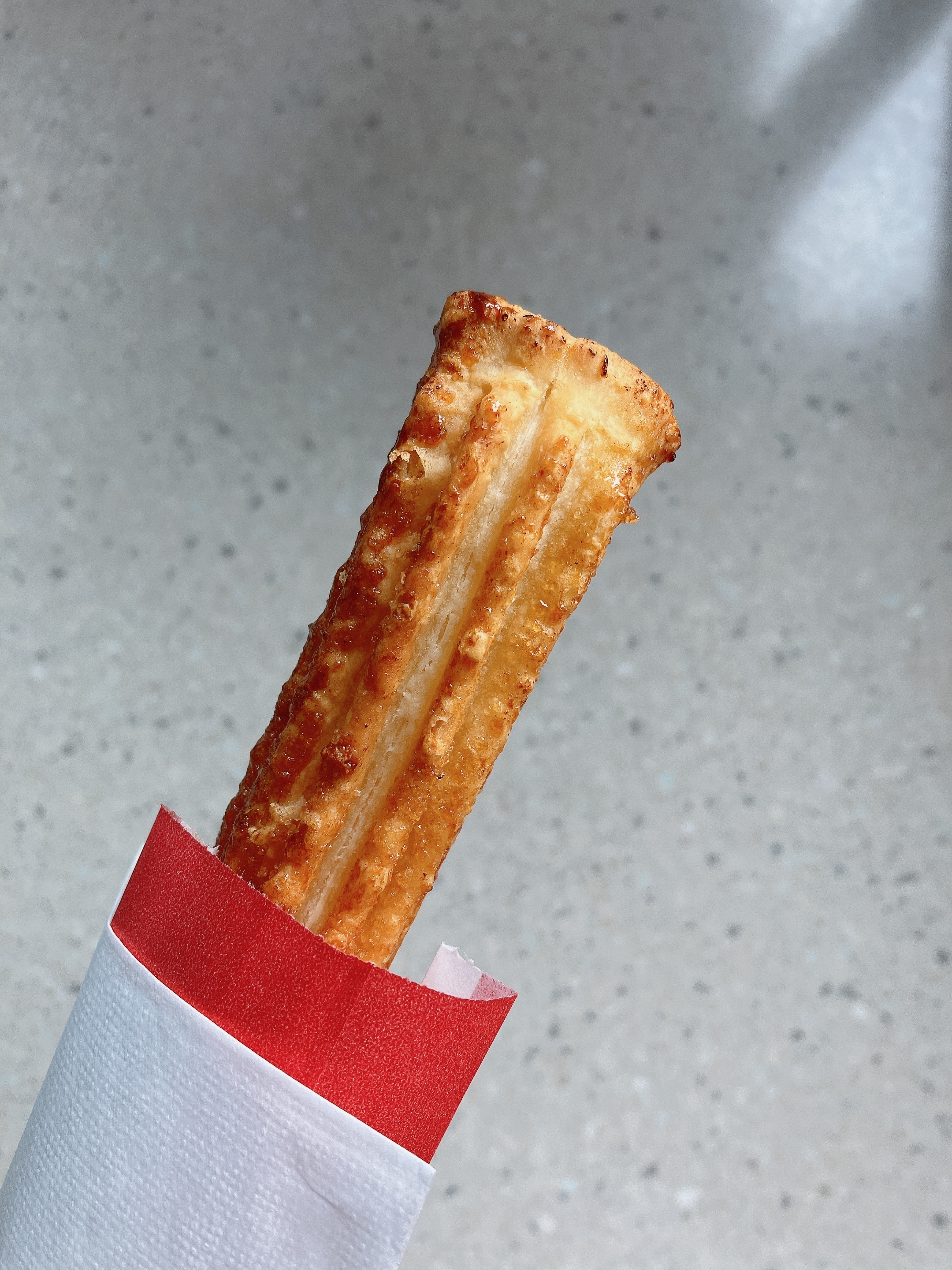 ディズニーシーのおすすめひんやりフード「ひんやりクールチュロス(クレームブリュレ風)」