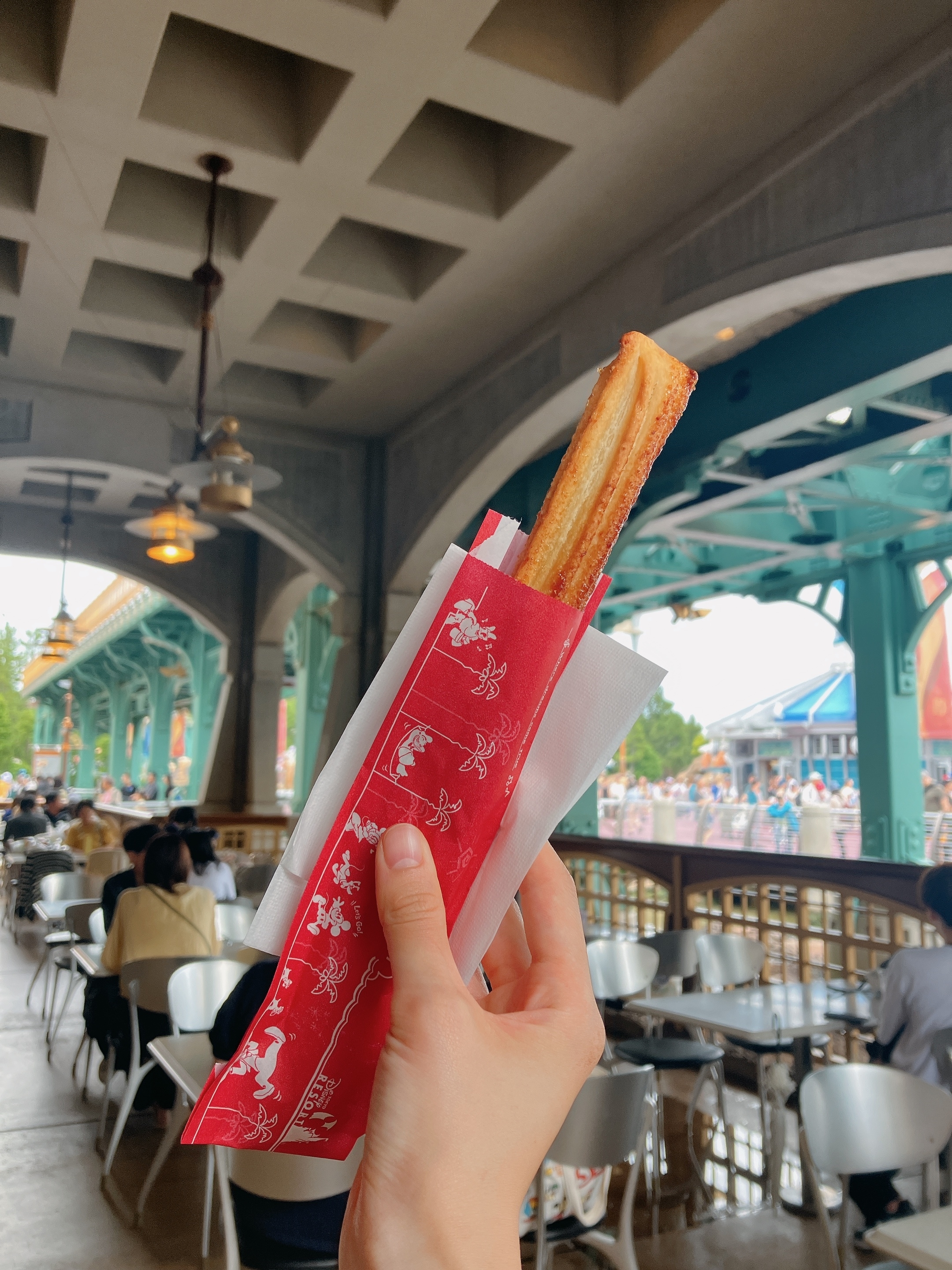 ディズニーシーのおすすめひんやりフード「ひんやりクールチュロス(クレームブリュレ風)」