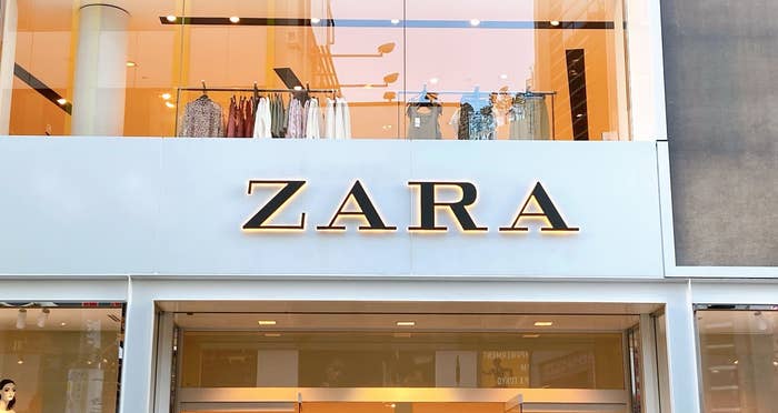 ZARAの看板