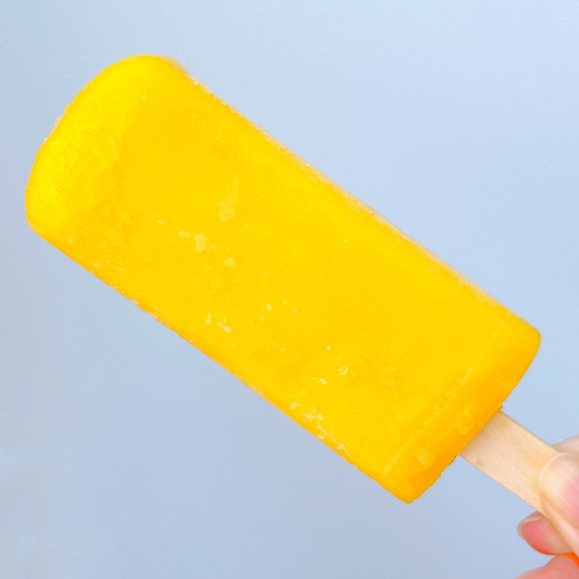 LAWSON(ローソン)のおすすめアイス「ウチカフェ 100%果汁フルーツバー パイナップル」