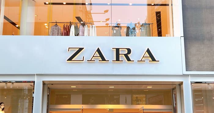 ZARAの看板