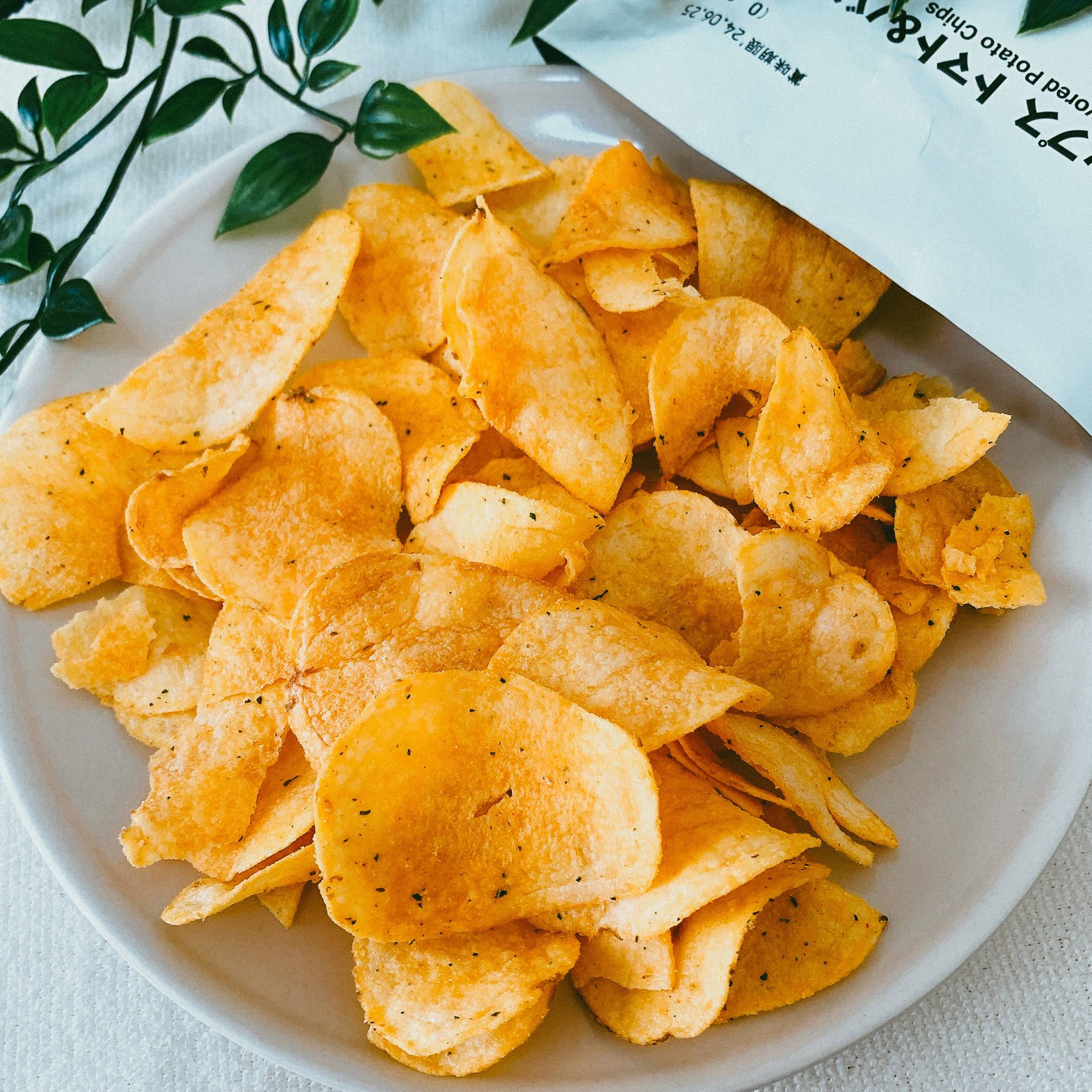 無印のおすすめおやつ「ポテトチップス トマト＆バジル味」