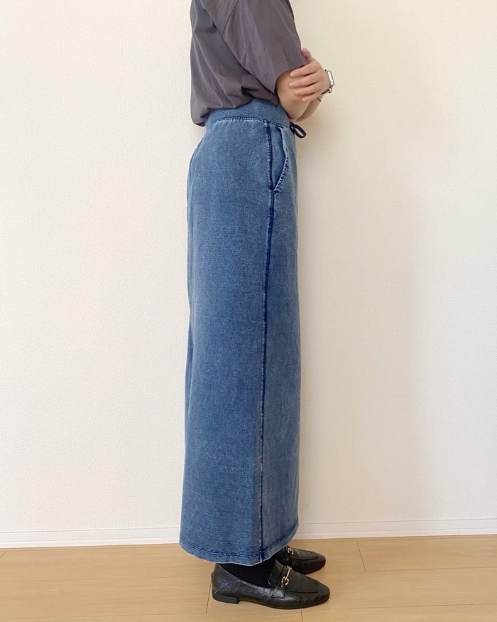 GU（ジーユー）のおすすめファッションアイテム「ウォッシュドスウェットマキシスカート」