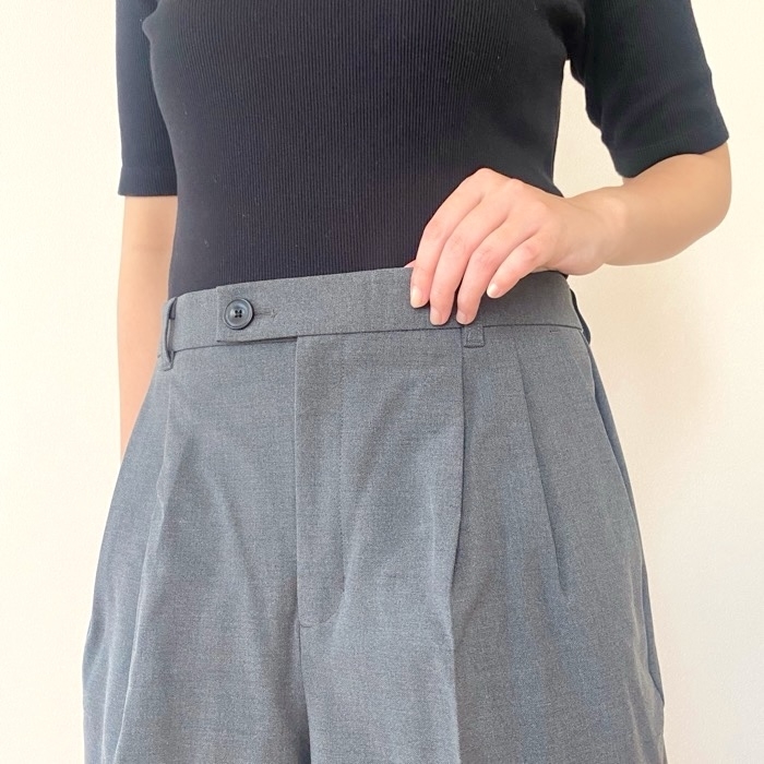 GU(ジーユー)のおすすめファッションアイテム「Wタックショートパンツ」