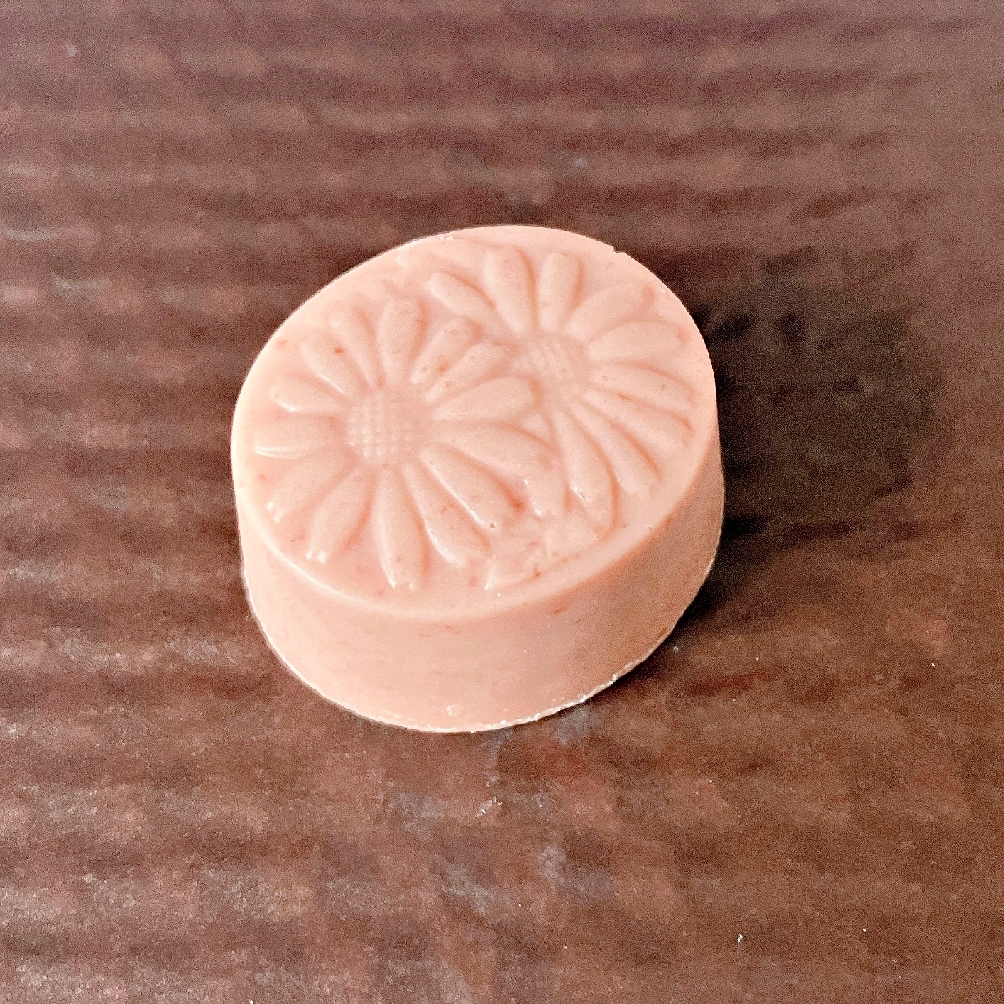 ディズニーシーのおすすめお菓子「アソーテッド・チョコレート 紙箱 アナ エルサ」