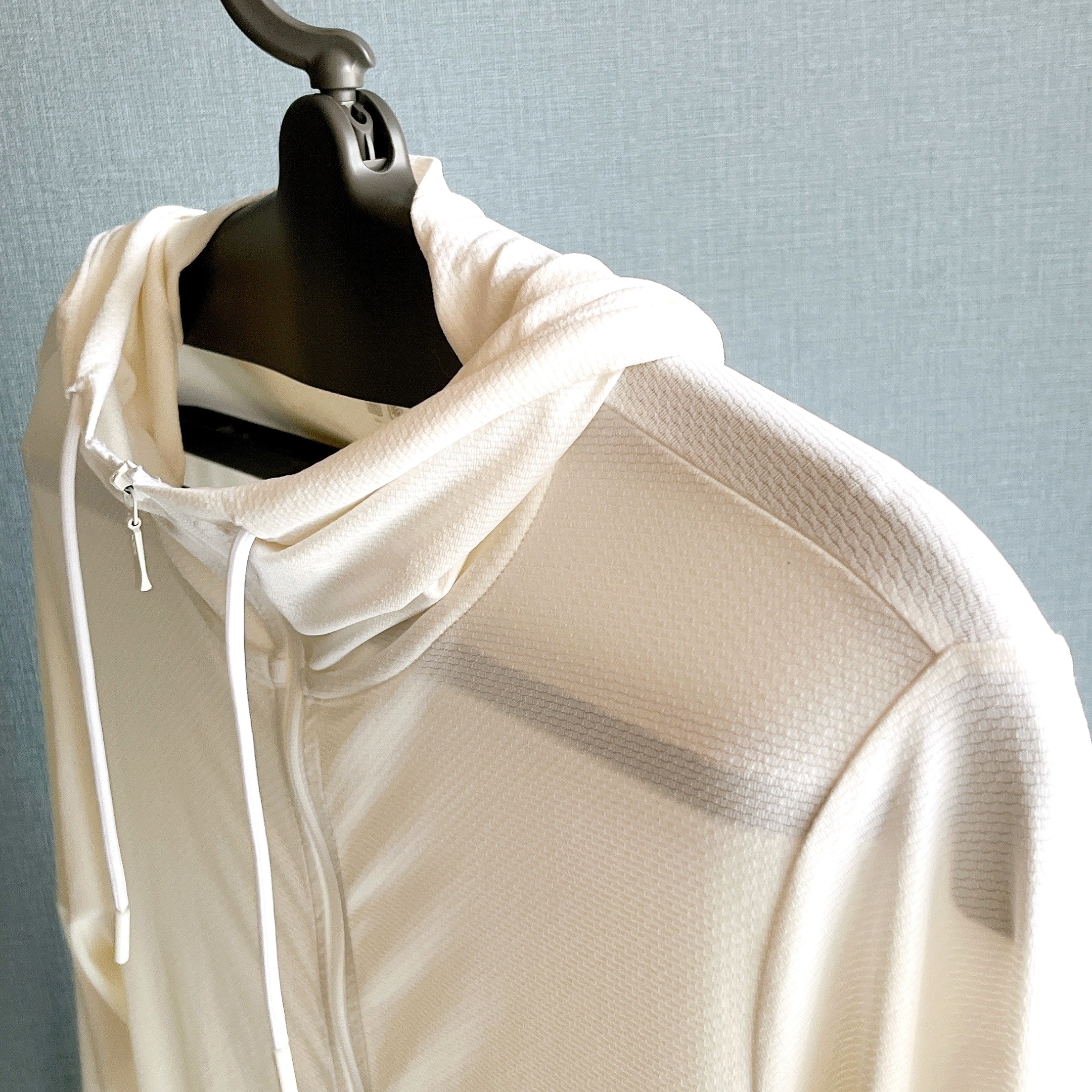 カインズのおすすめグッズ「乾きやすい スライドインテリア 洗濯ハンガー 引っ張って取り込みやすいピンチつき」