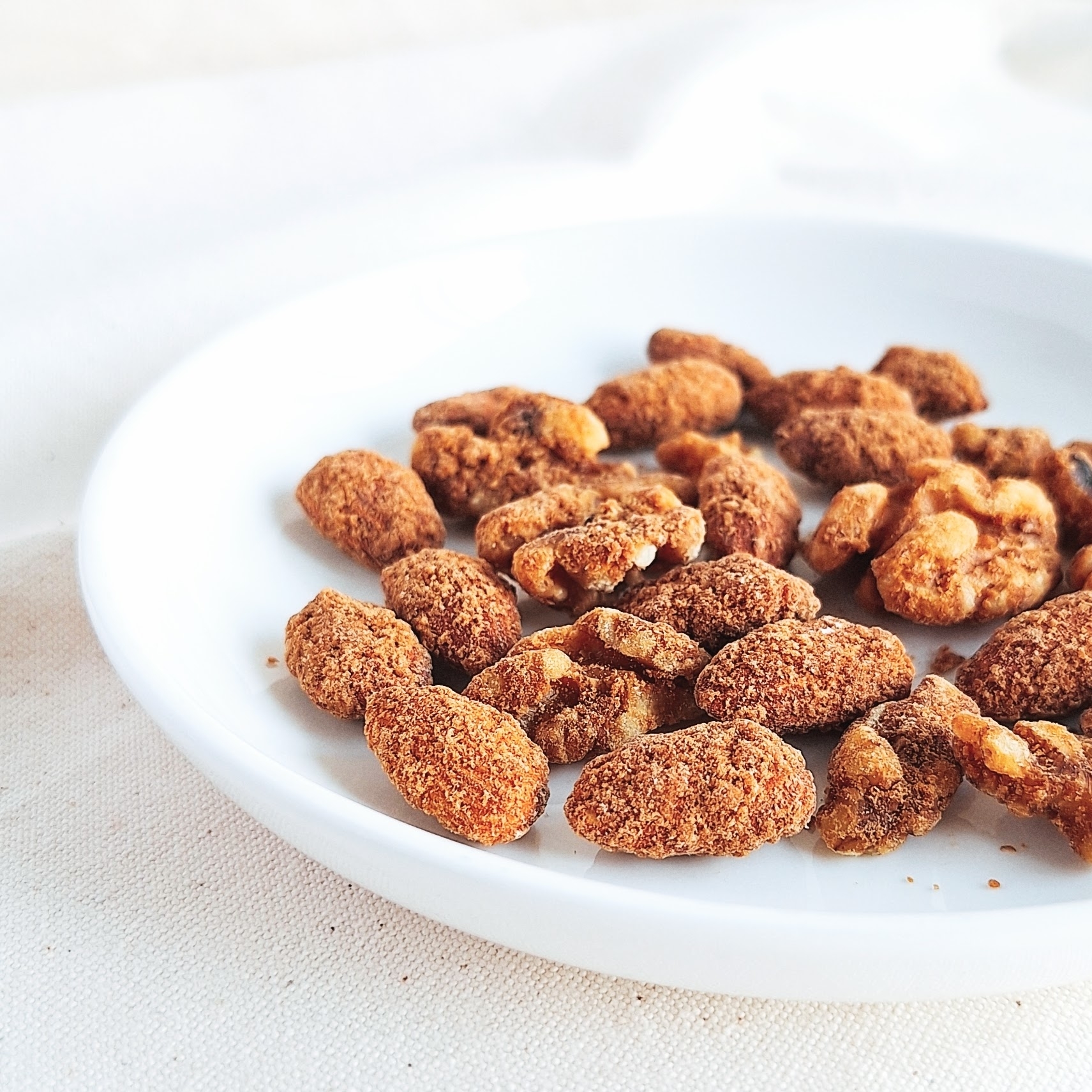 LAWSON(ローソン)のおすすめスイーツ「ロイヤルミルクティーナッツ」