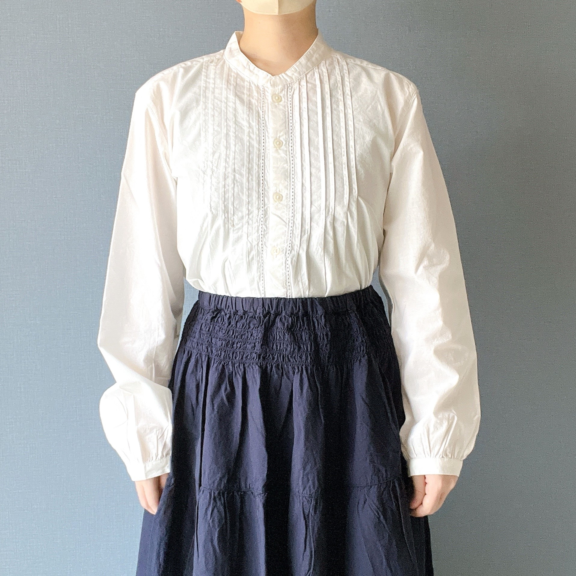 無印良品のオススメのブラウス「婦人 綿ボイル 長袖ブラウス」