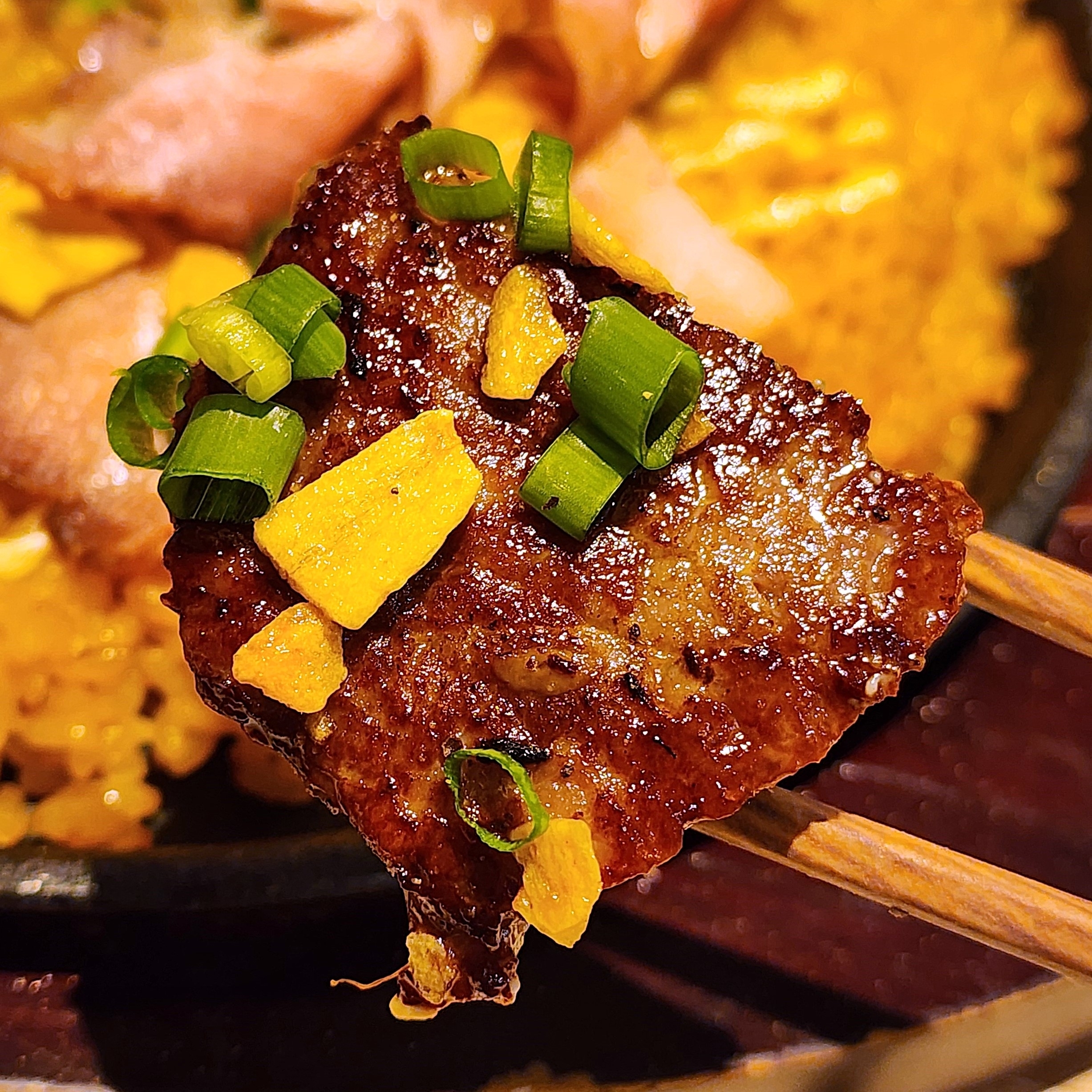 デニーズのおすすめフード「ローストポークとカットステーキのガーリックライス」