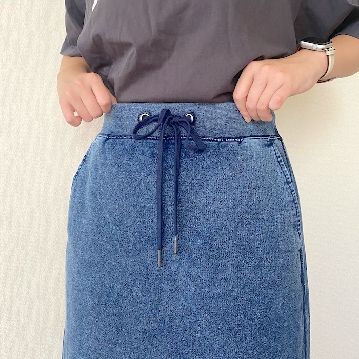 GU（ジーユー）のおすすめファッションアイテム「ウォッシュドスウェットマキシスカート」