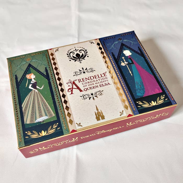 ディズニーのおすすめ土産「アソーテッド・チョコレート 紙箱 アナ エルサ」