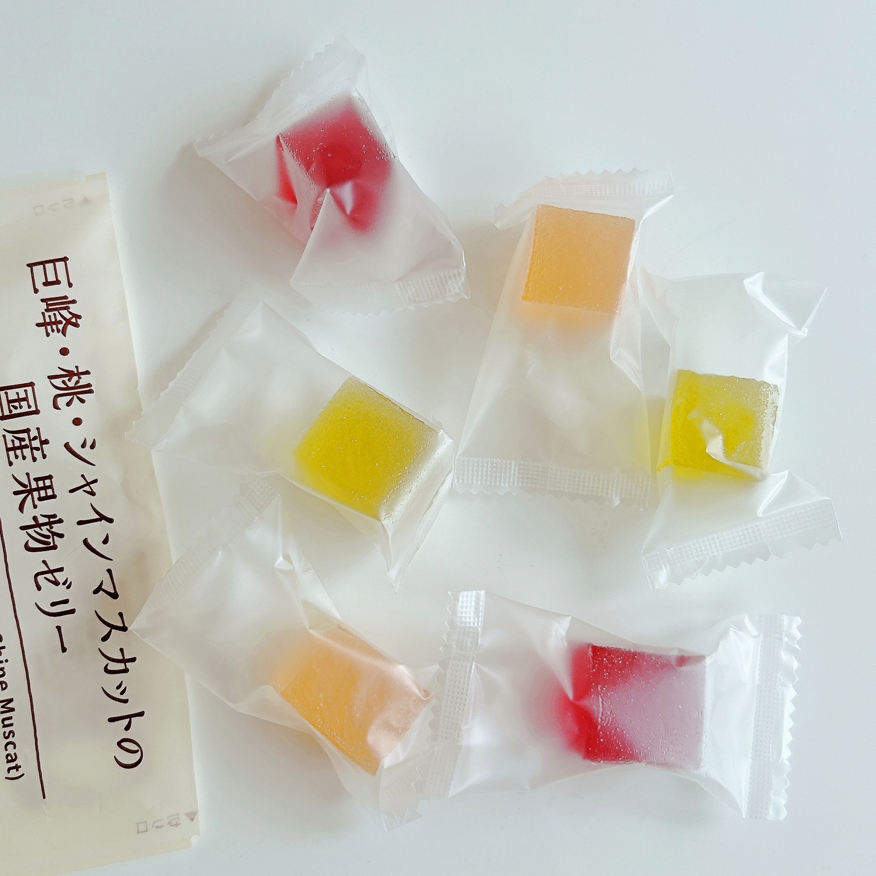 LAWSON（ローソン）のおすすめお菓子「巨峰・桃・シャインマスカットの国産果物ゼリー」