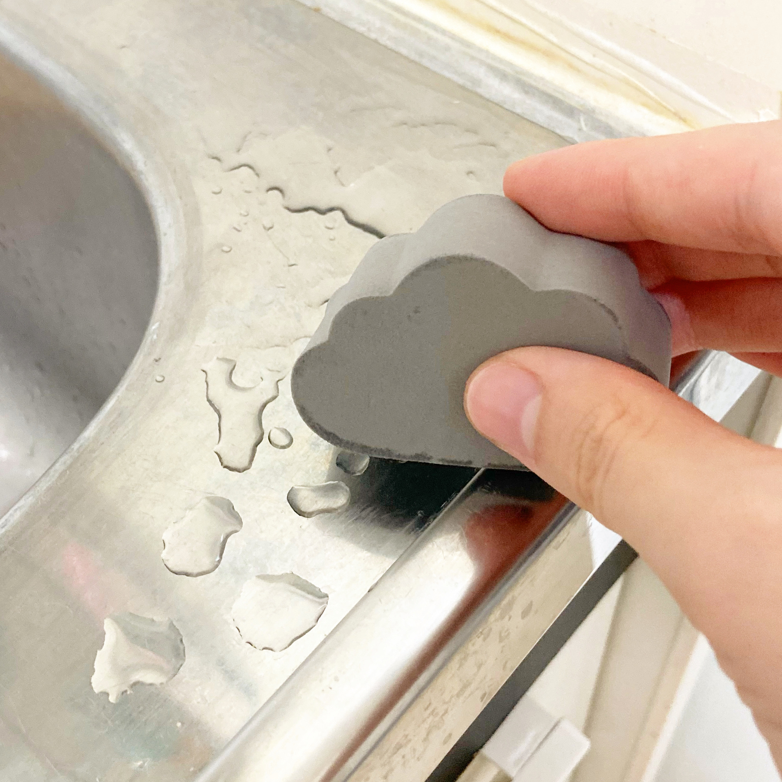 キャンドゥのおすすめ便利グッズ「PVA吸水スポンジくも ミニ3P」