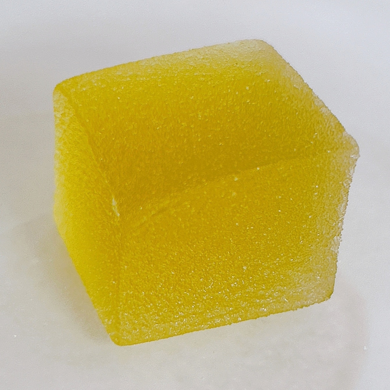 LAWSON（ローソン）のおすすめお菓子「巨峰・桃・シャインマスカットの国産果物ゼリー」