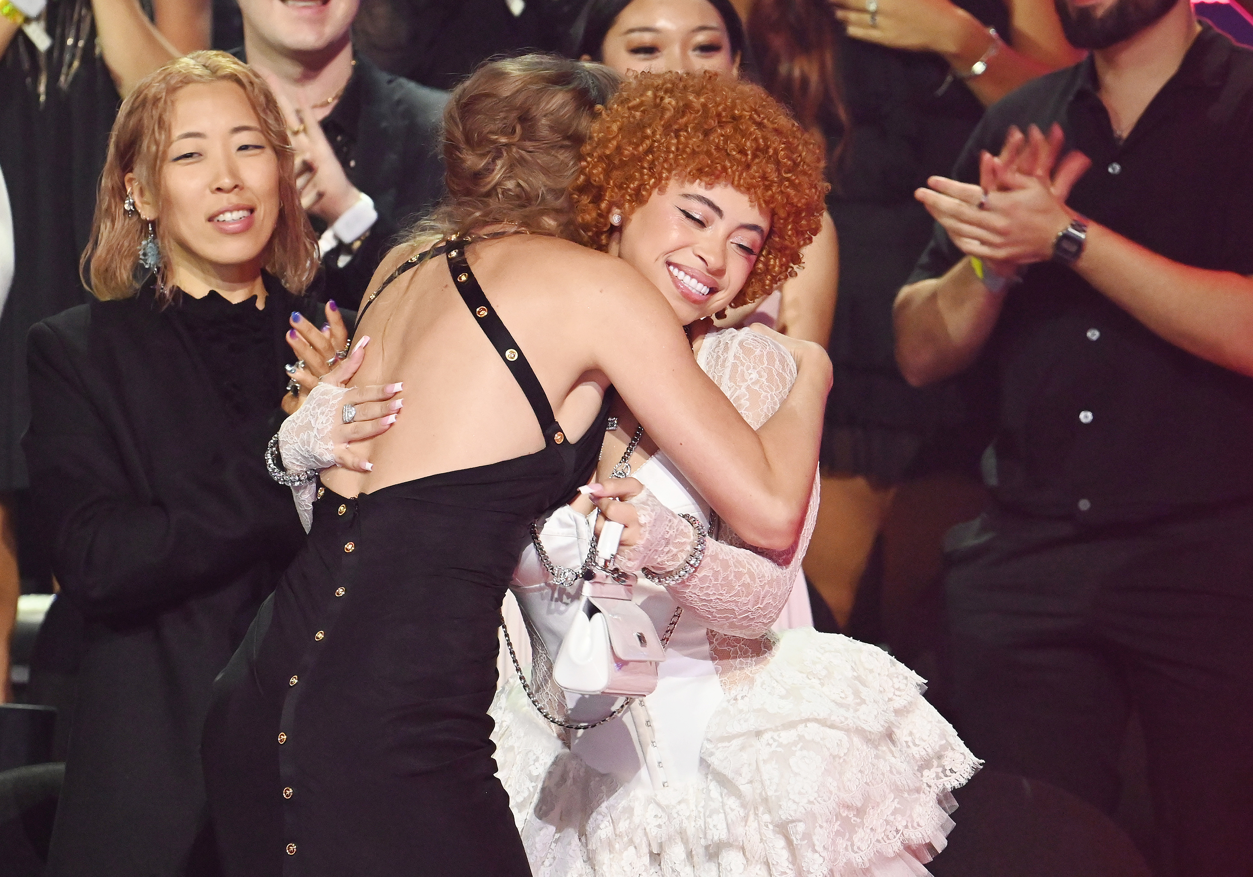 Taylor Swift embraces Ice Spice at an event