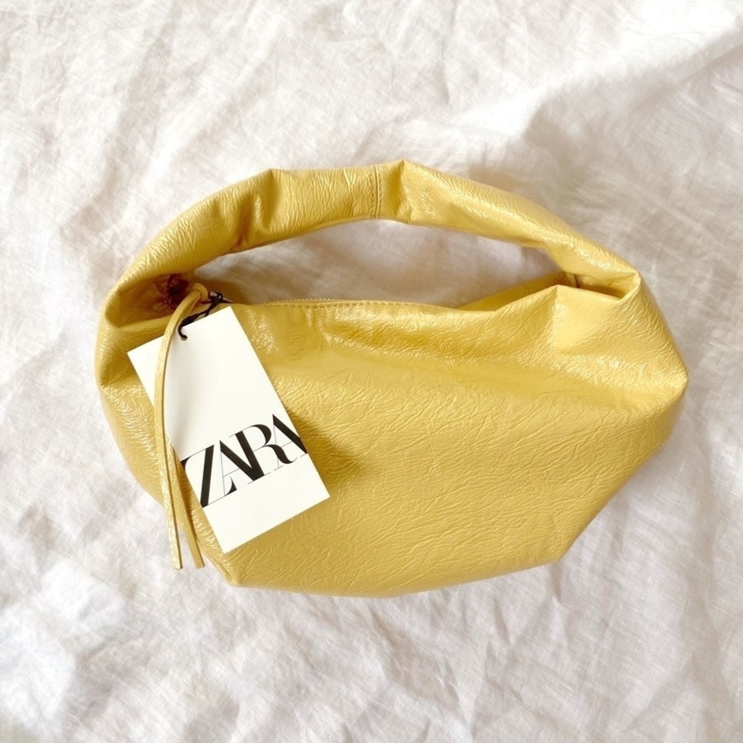 ZARAのおすすめアイテム「ショルダーバッグ」