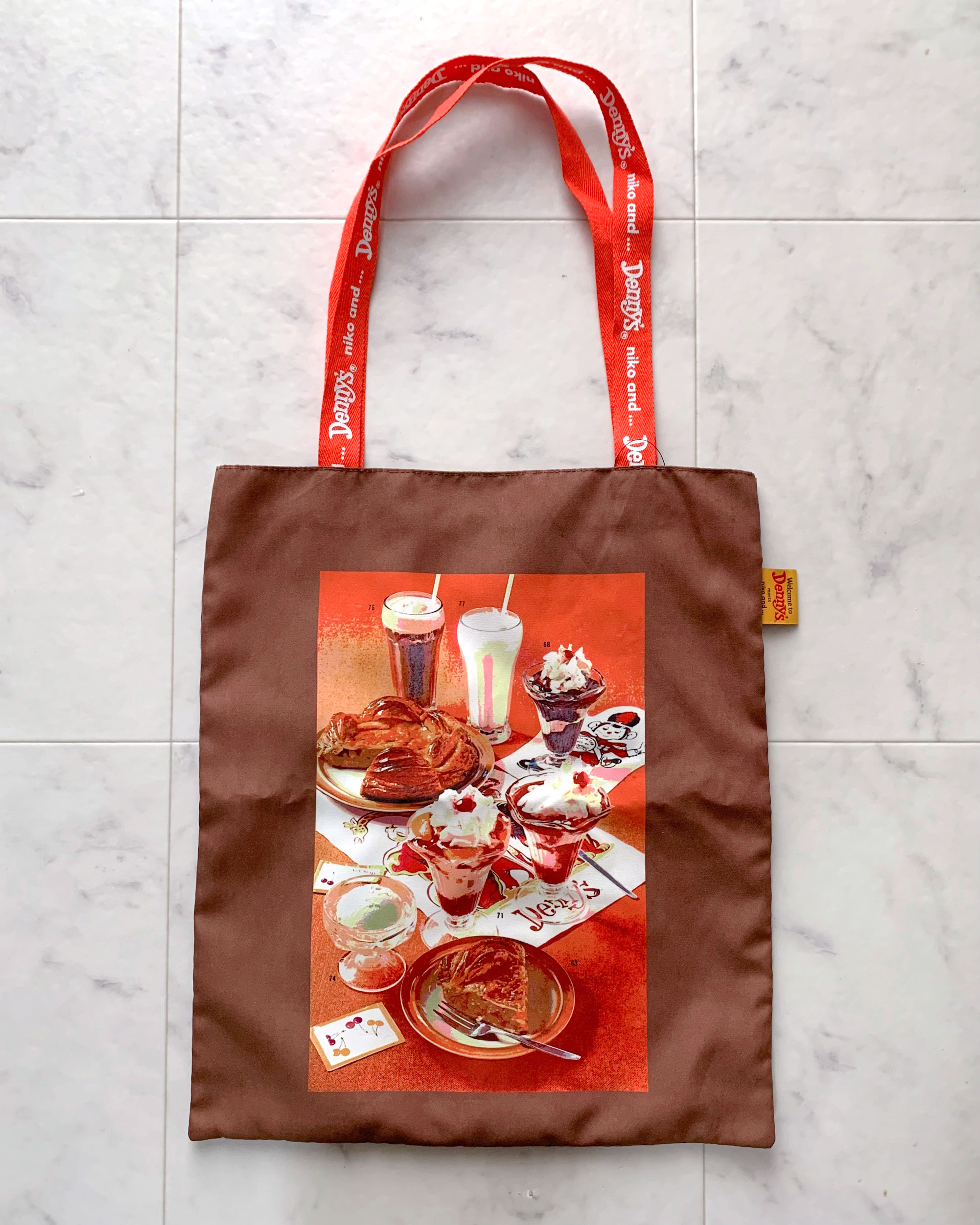 niko and…(ニコアンド)のおすすめガーリーバッグ「【デニーズ】コラボ トートバッグ」