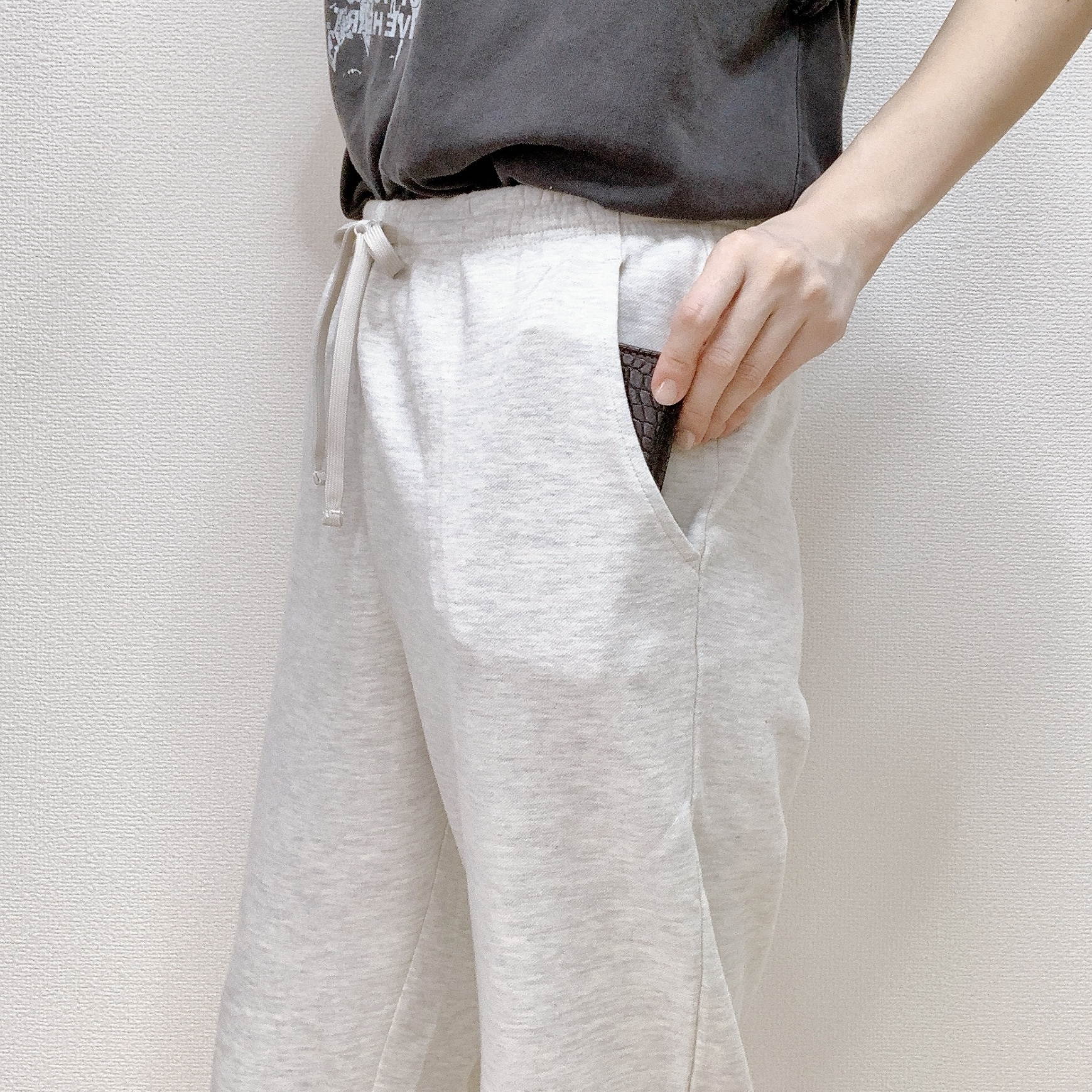 ワークマンのおすすめのレディースアイテム「レディースメンモリーイージーパンツ」