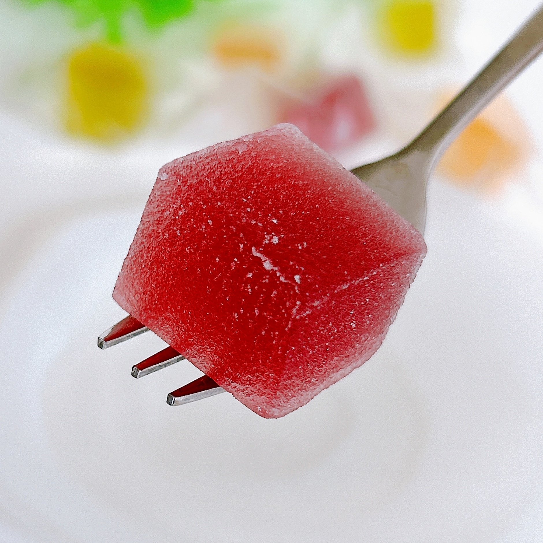 LAWSON(ローソン)のおすすめお菓子「巨峰・桃・シャインマスカットの国産果物ゼリー」