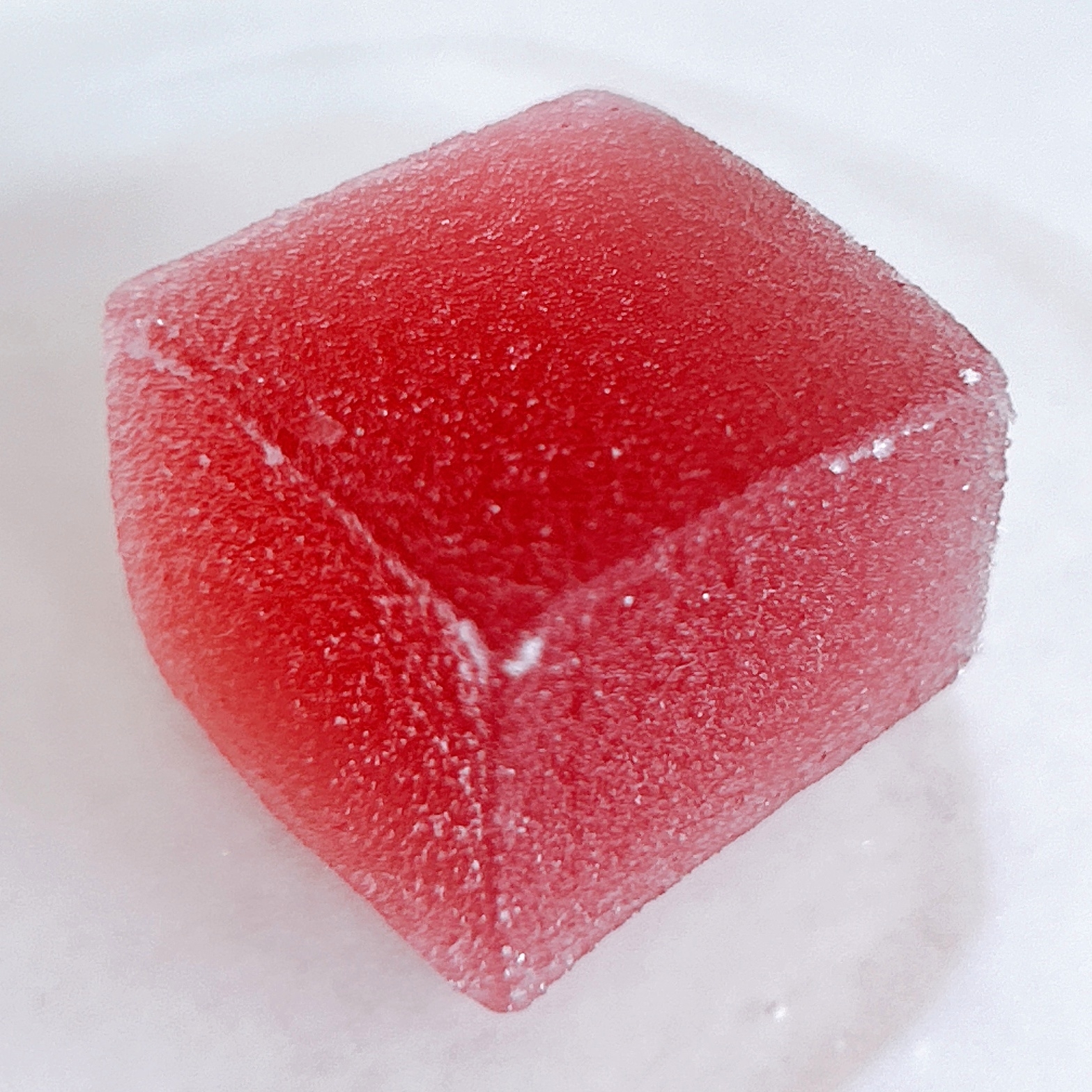 LAWSON(ローソン)のおすすめお菓子「巨峰・桃・シャインマスカットの国産果物ゼリー」