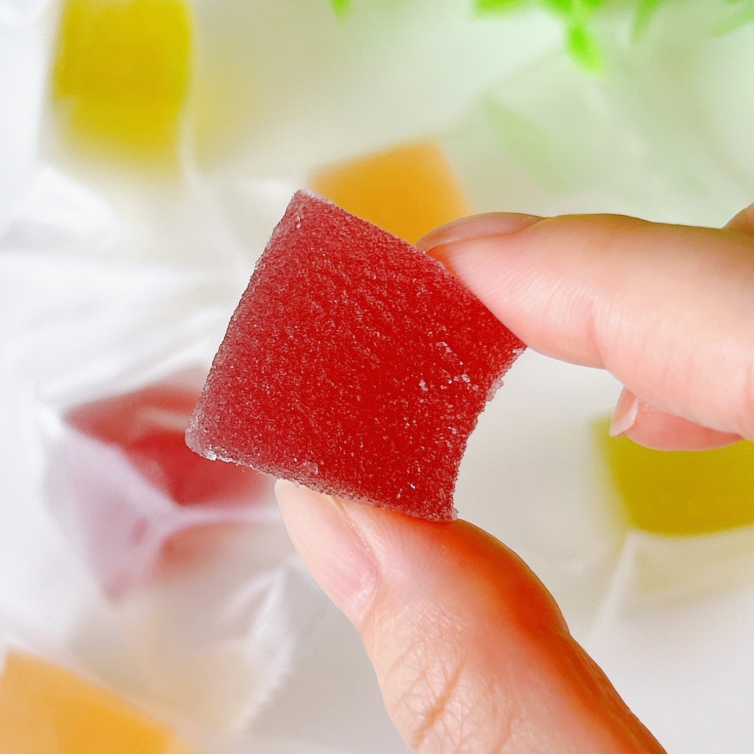 LAWSON(ローソン)のおすすめお菓子「巨峰・桃・シャインマスカットの国産果物ゼリー」