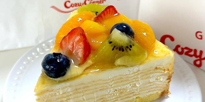 コージーコーナーのオススメのスイーツ「贅沢フルーツのミルクレープ」