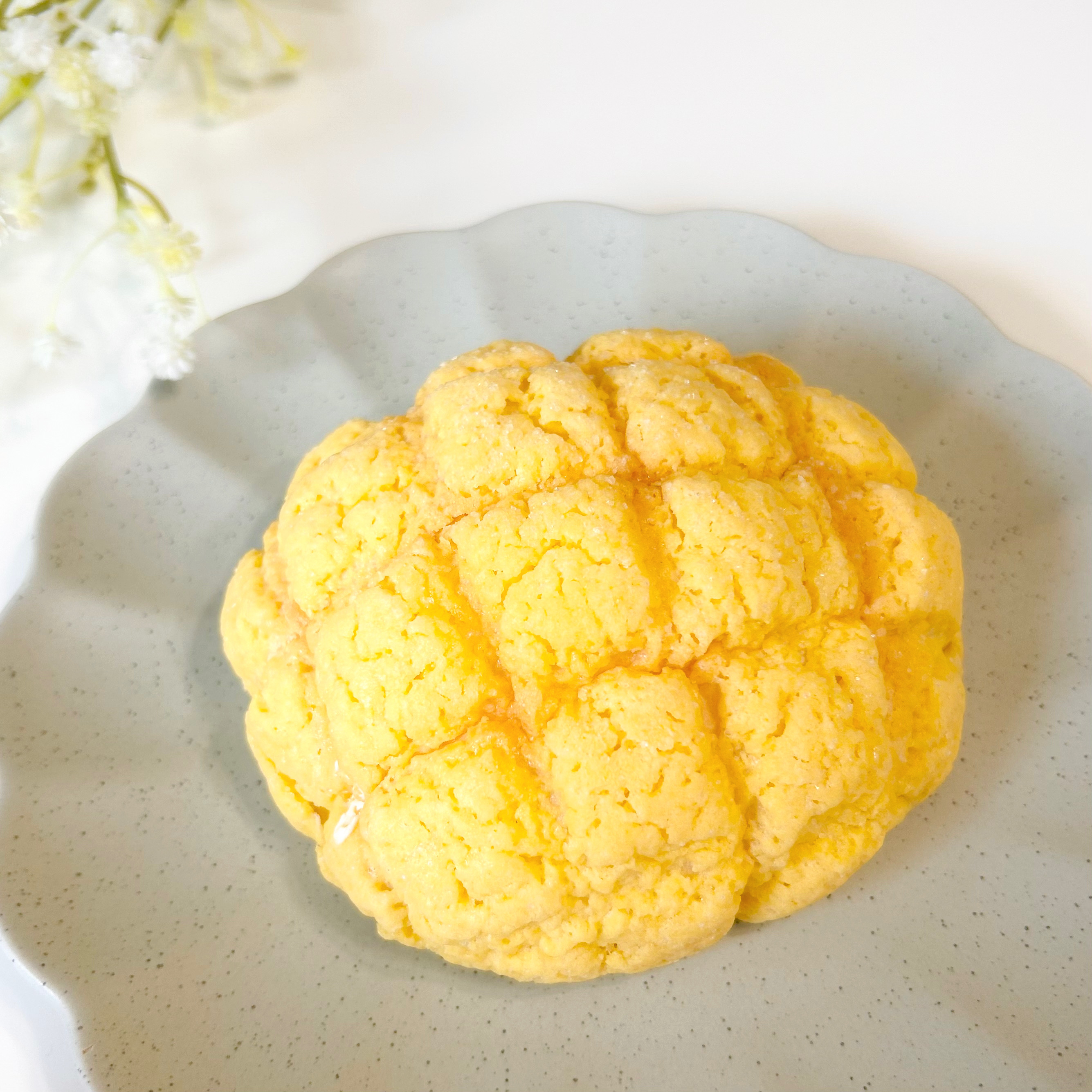 FamilyMart（ファミリーマート）のおすすめスイーツパン「瀬戸内レモンホイップメロンパン」