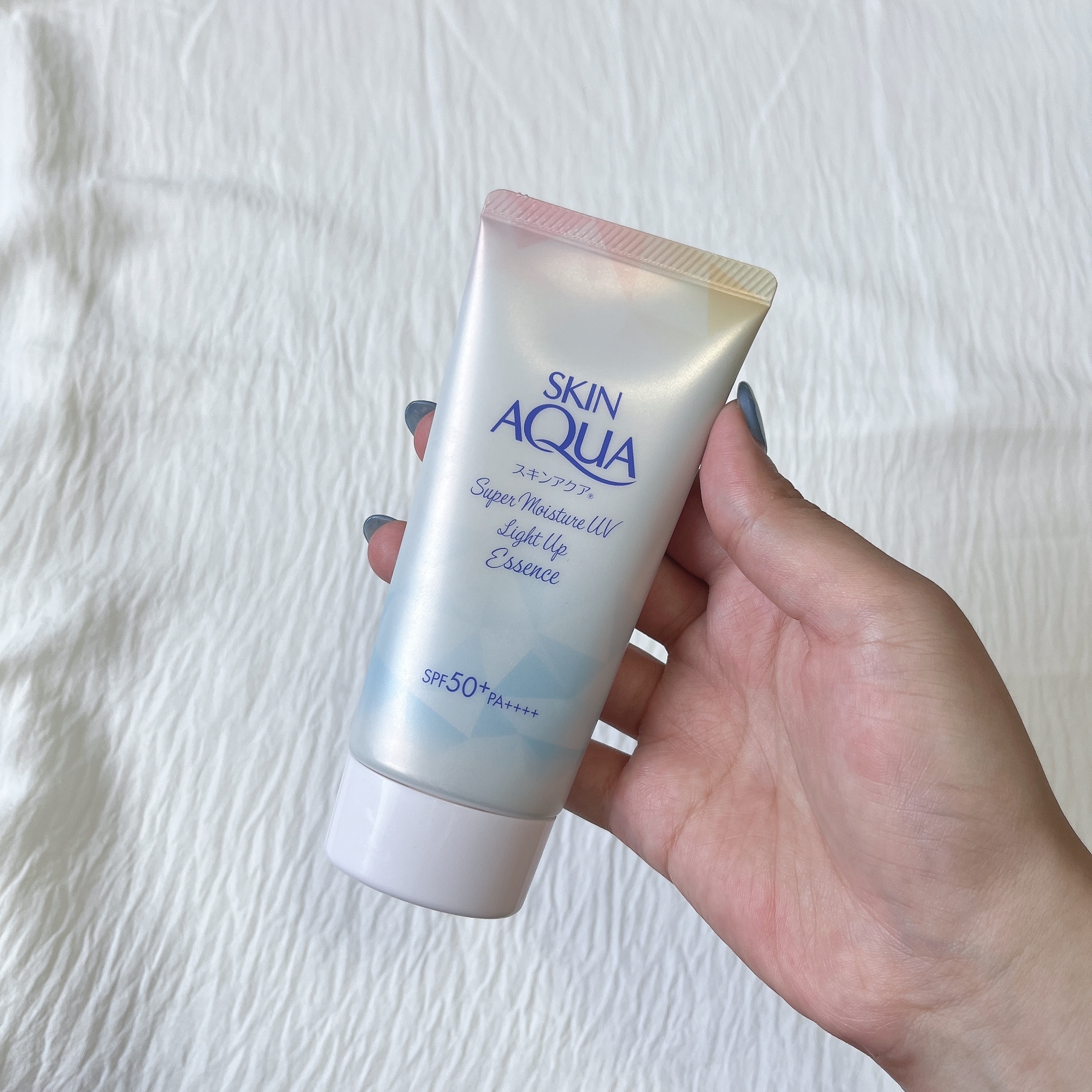 ロート製薬のおすすめ日焼け止め「スキンアクア スーパーモイスチャーUVライトアップエッセンス」