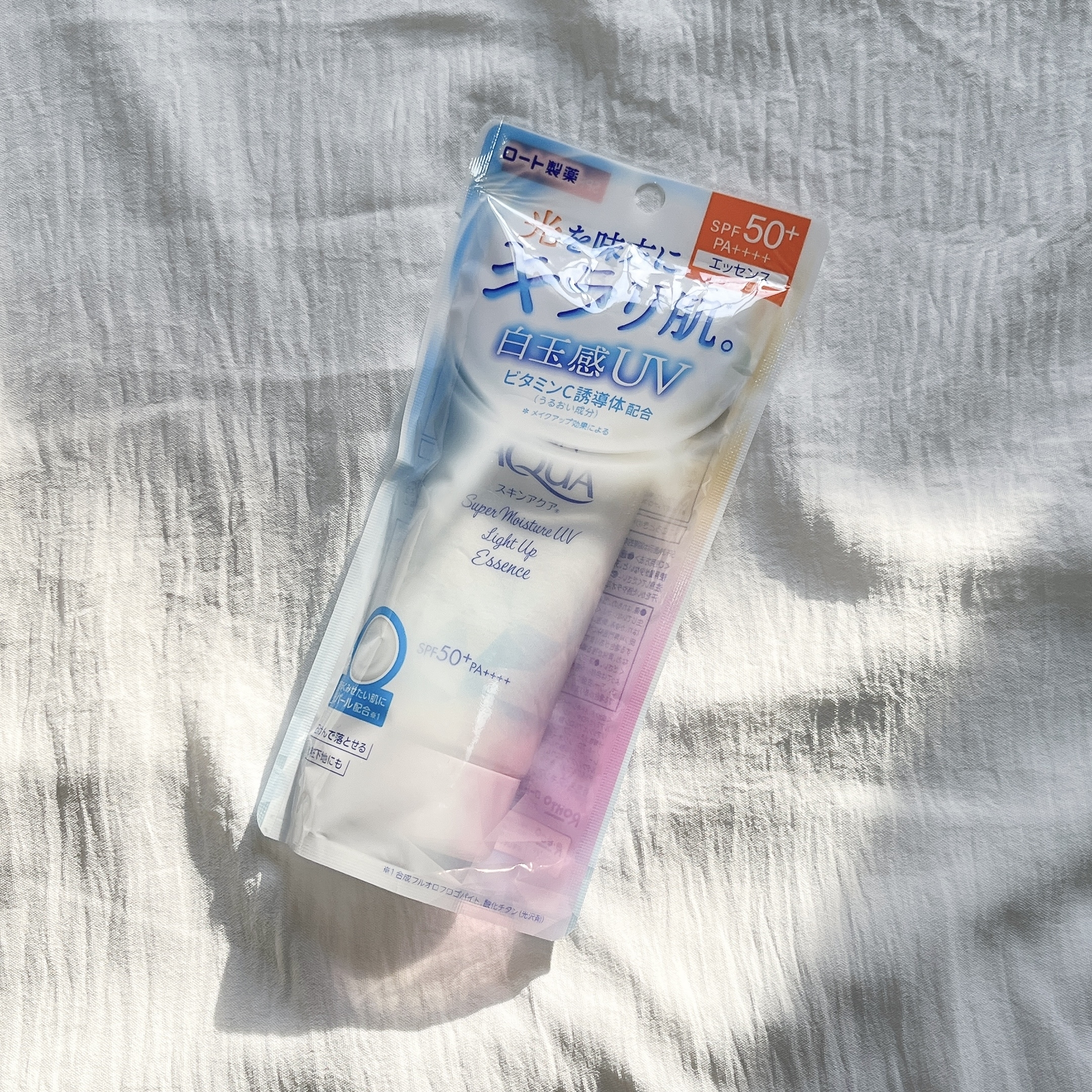 ロート製薬のおすすめ日焼け止め「スキンアクア スーパーモイスチャーUVライトアップエッセンス」
