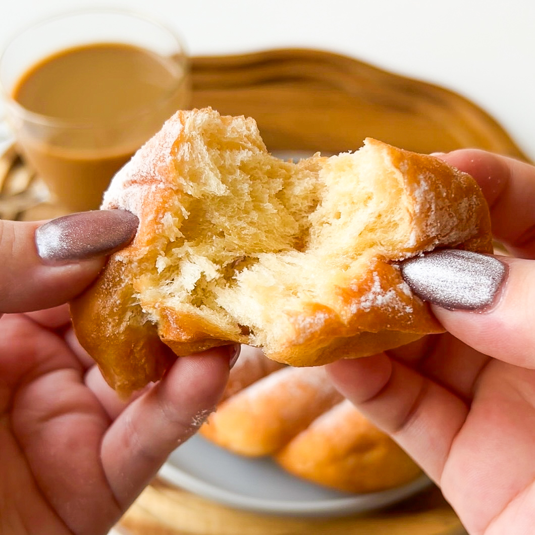 セブン-イレブンのおすすめ商品「ツイストドーナツ沖縄黒糖3個」