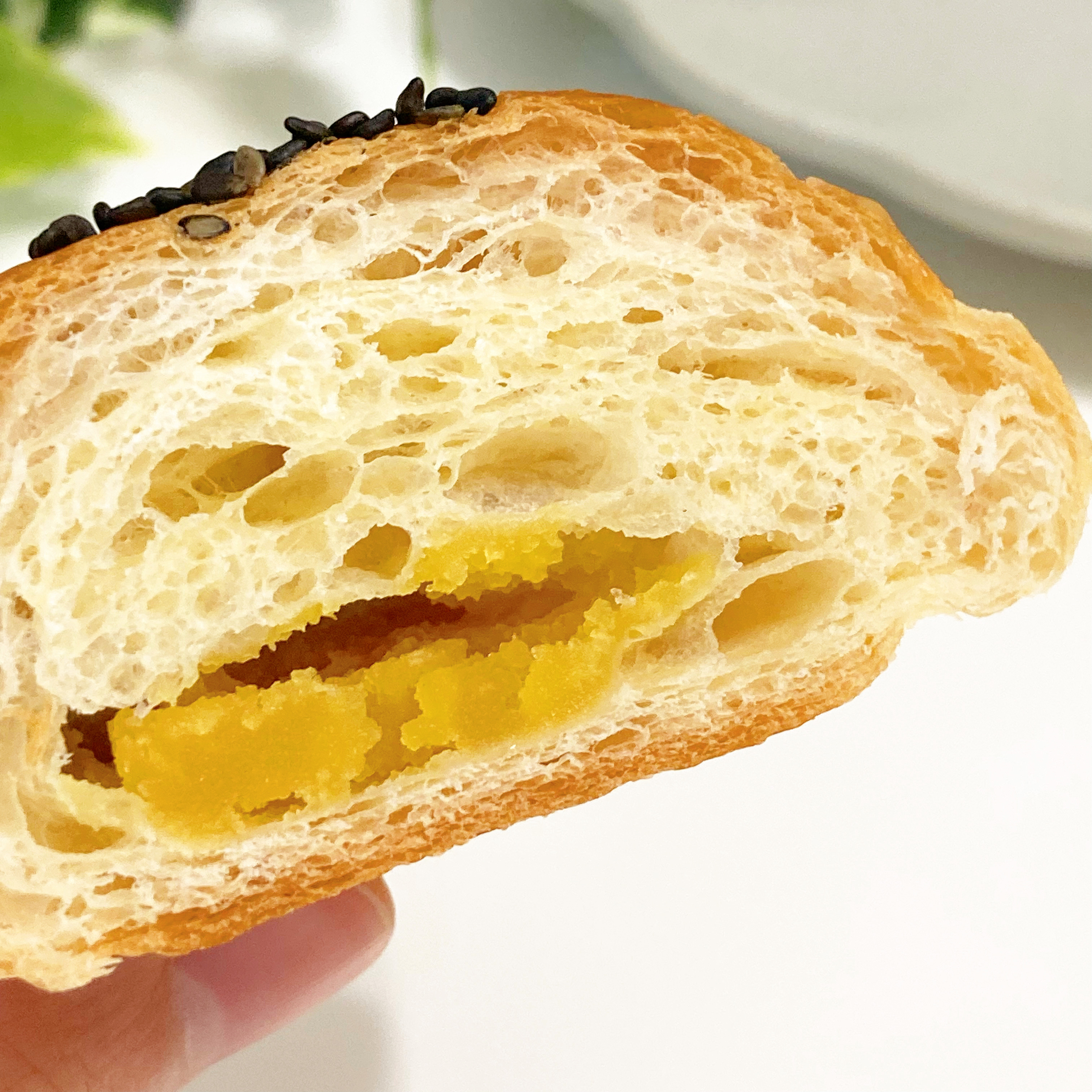 FamilyMart(ファミリーマート)のおすすめパン「おいものクロワッサン」