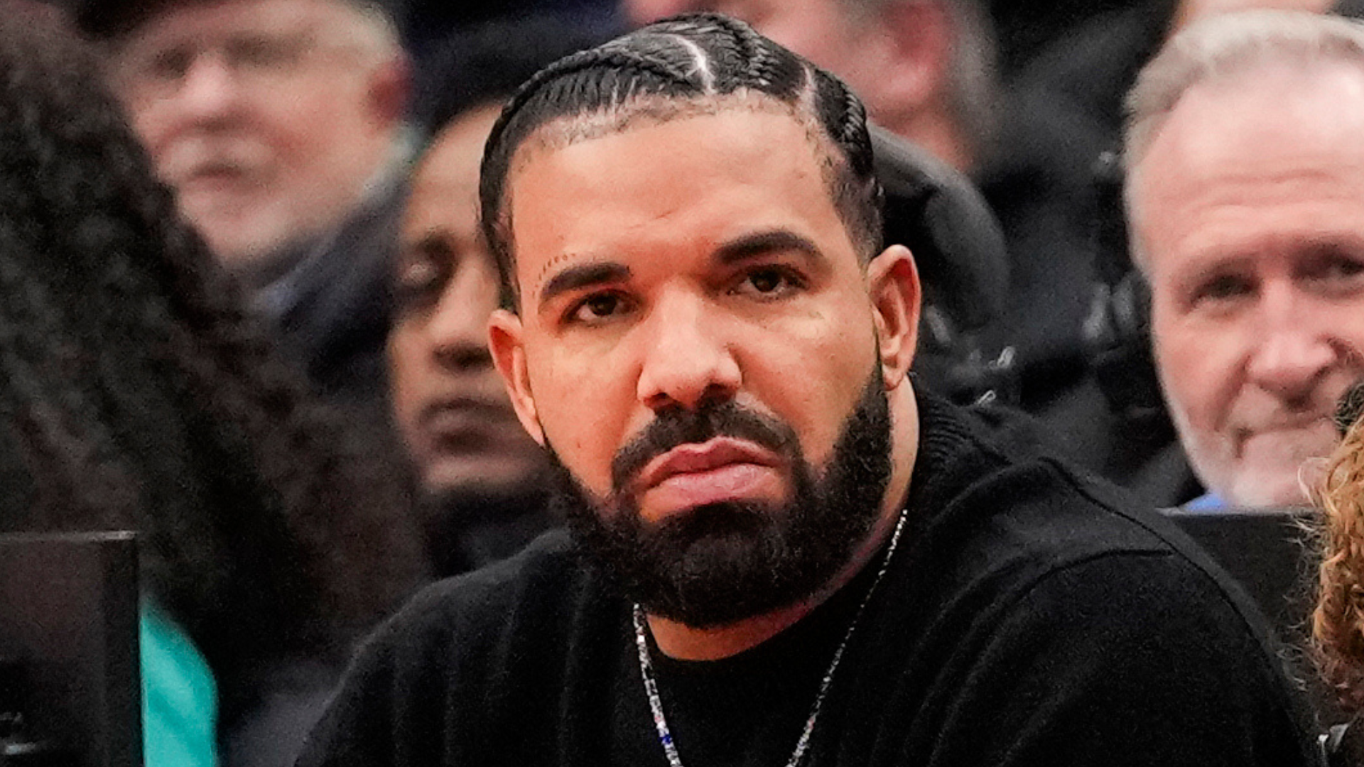 Fans Boo Drake Mention at Limp Bizkit Concert in Toronto | Complex