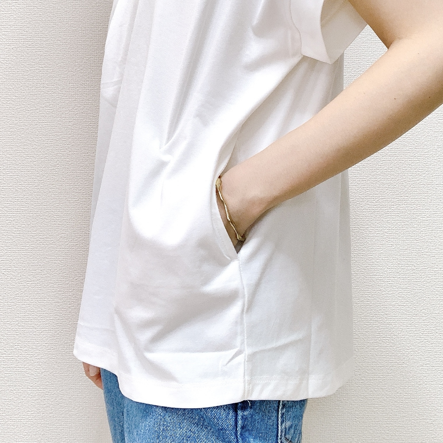 ワークマンのおすすめのレディースアイテム「レディースシーンレスカットブラウス」