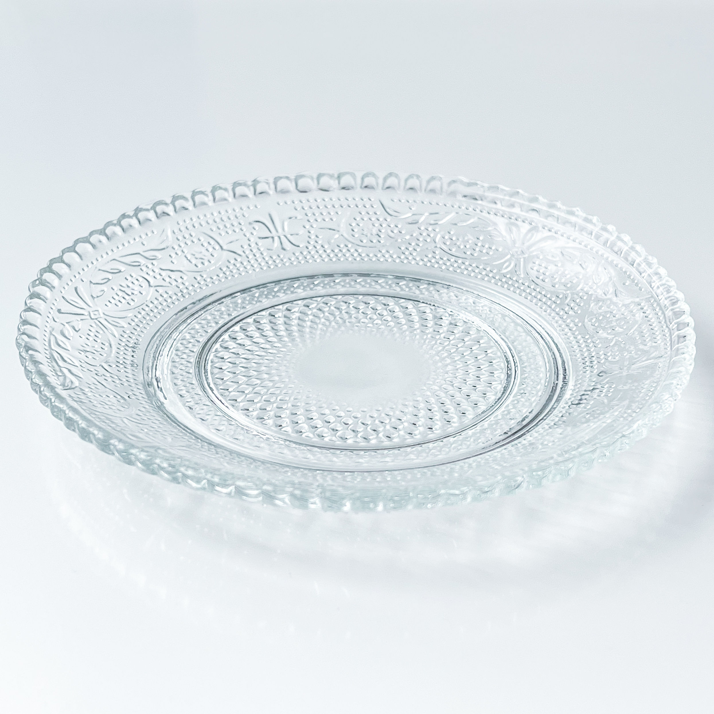 Seria(セリア)のおすすめ商品「ガラスプレート アラベスク」