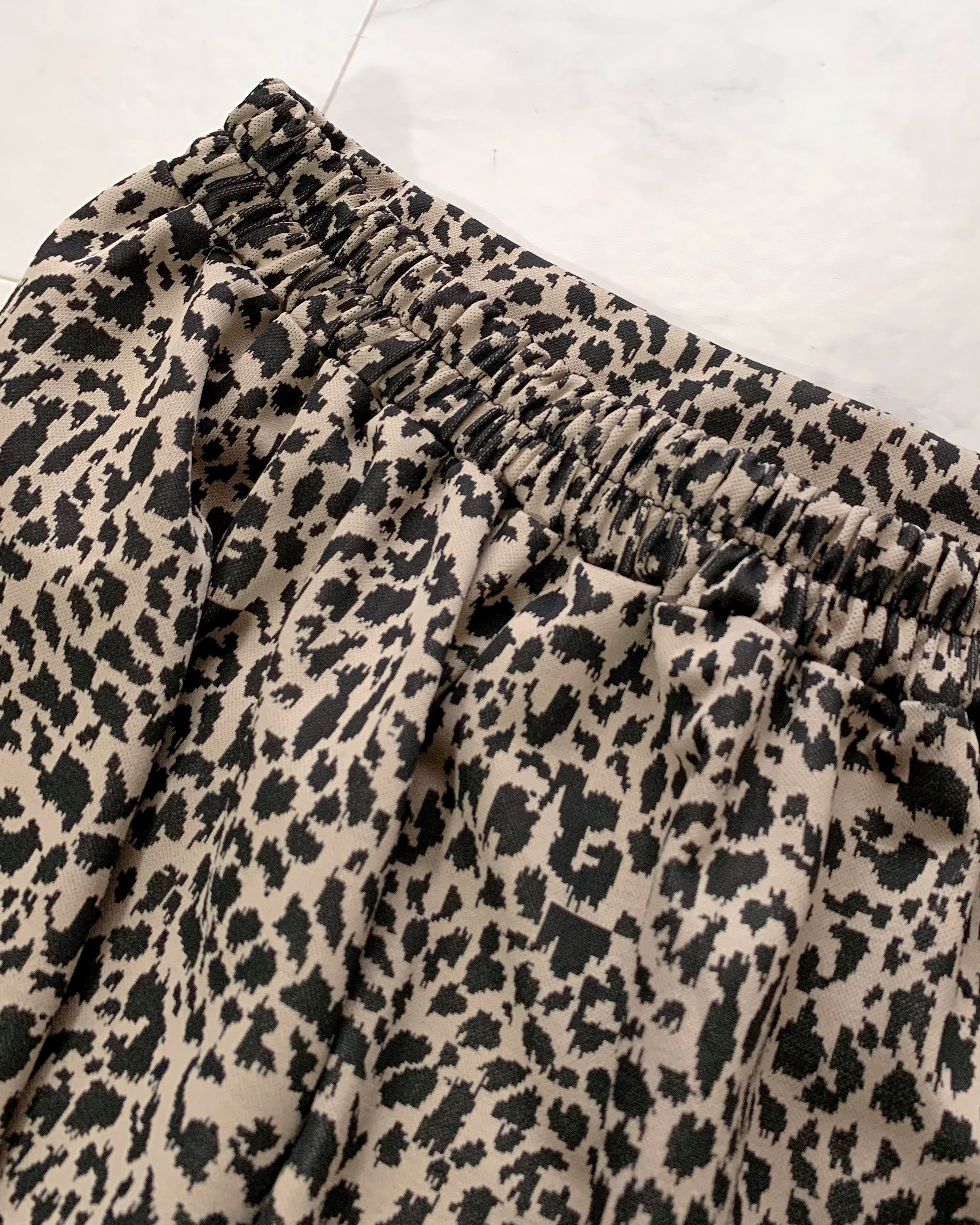 しまむらのおすすめファッションアイテム「ヒョウガラナロースカート」