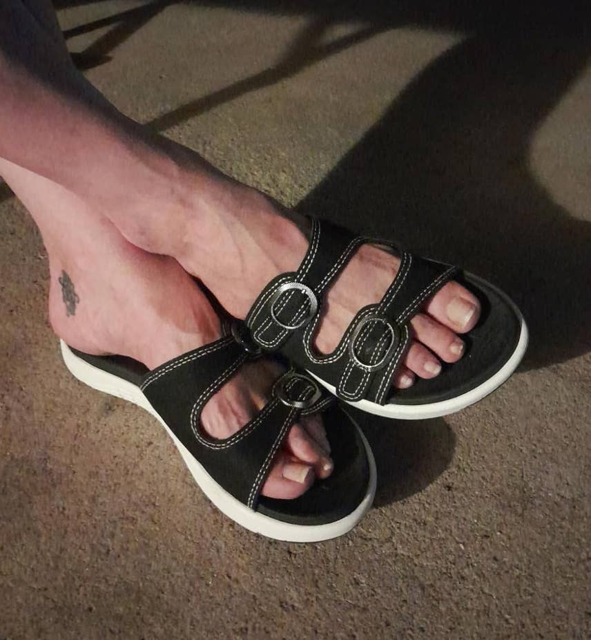 Black sandals for wide feet discount