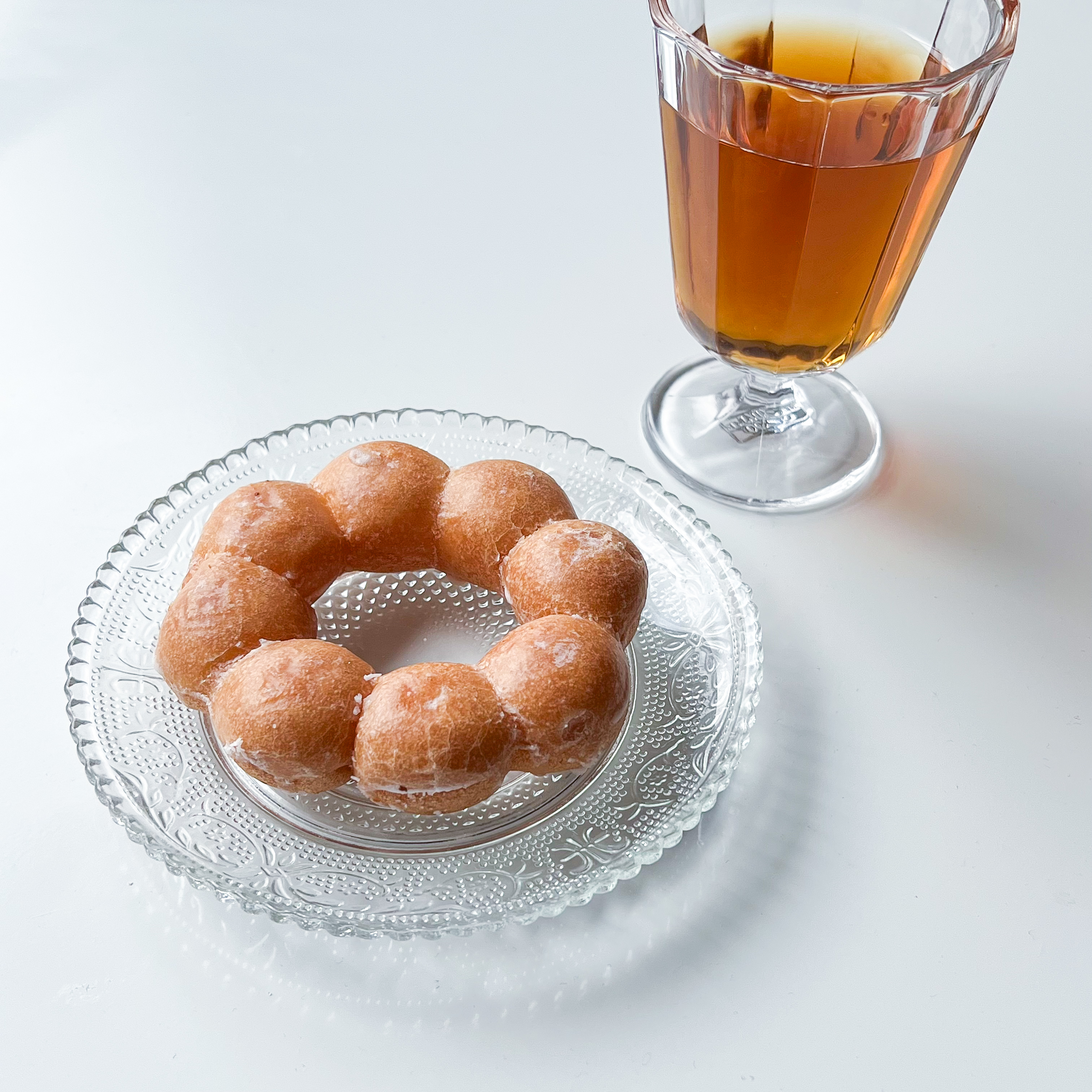 Seria(セリア)のおすすめ商品「ガラスプレート アラベスク」