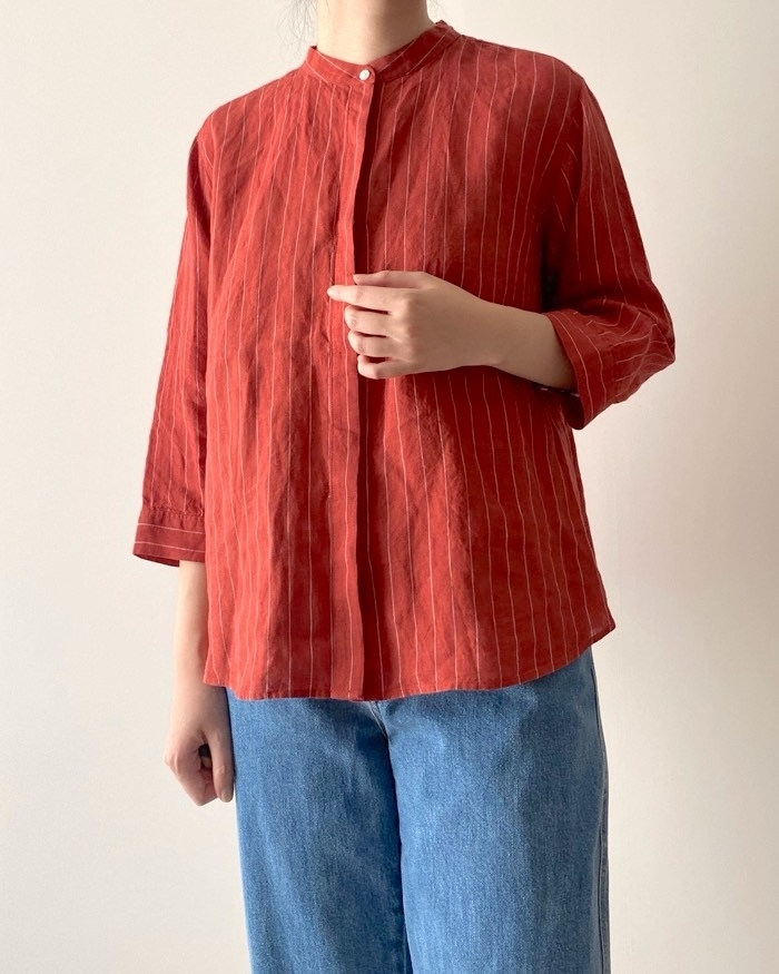 無印良品のおすすめファッション「婦人 リネン 洗いざらしスタンドカラー七分袖ブラウス」