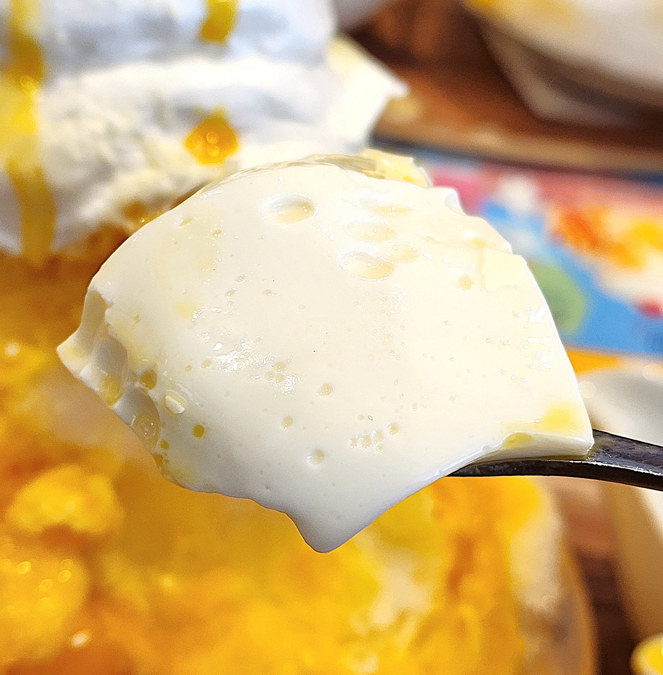 ココスのおすすめスイーツ「純氷ふわふわかき氷マンゴー~杏仁豆腐添え~」